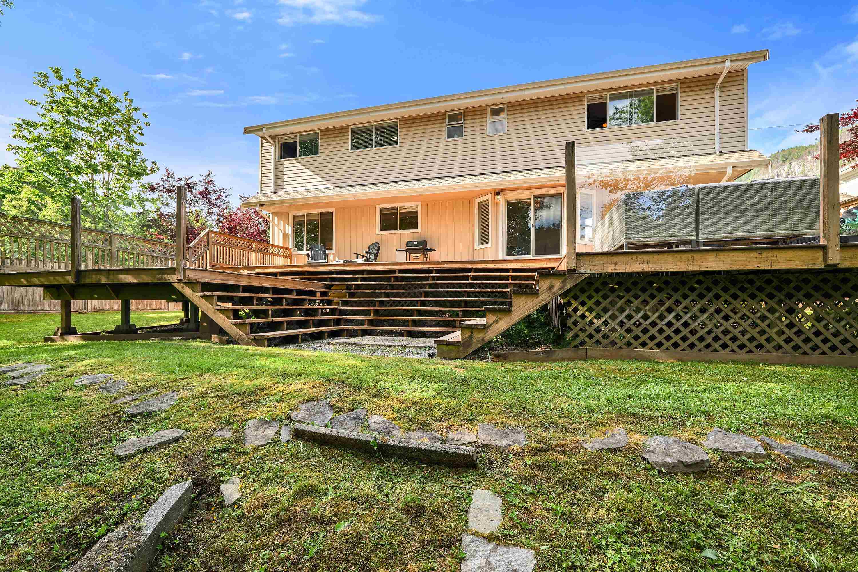 1510 MACDONALD PLACE