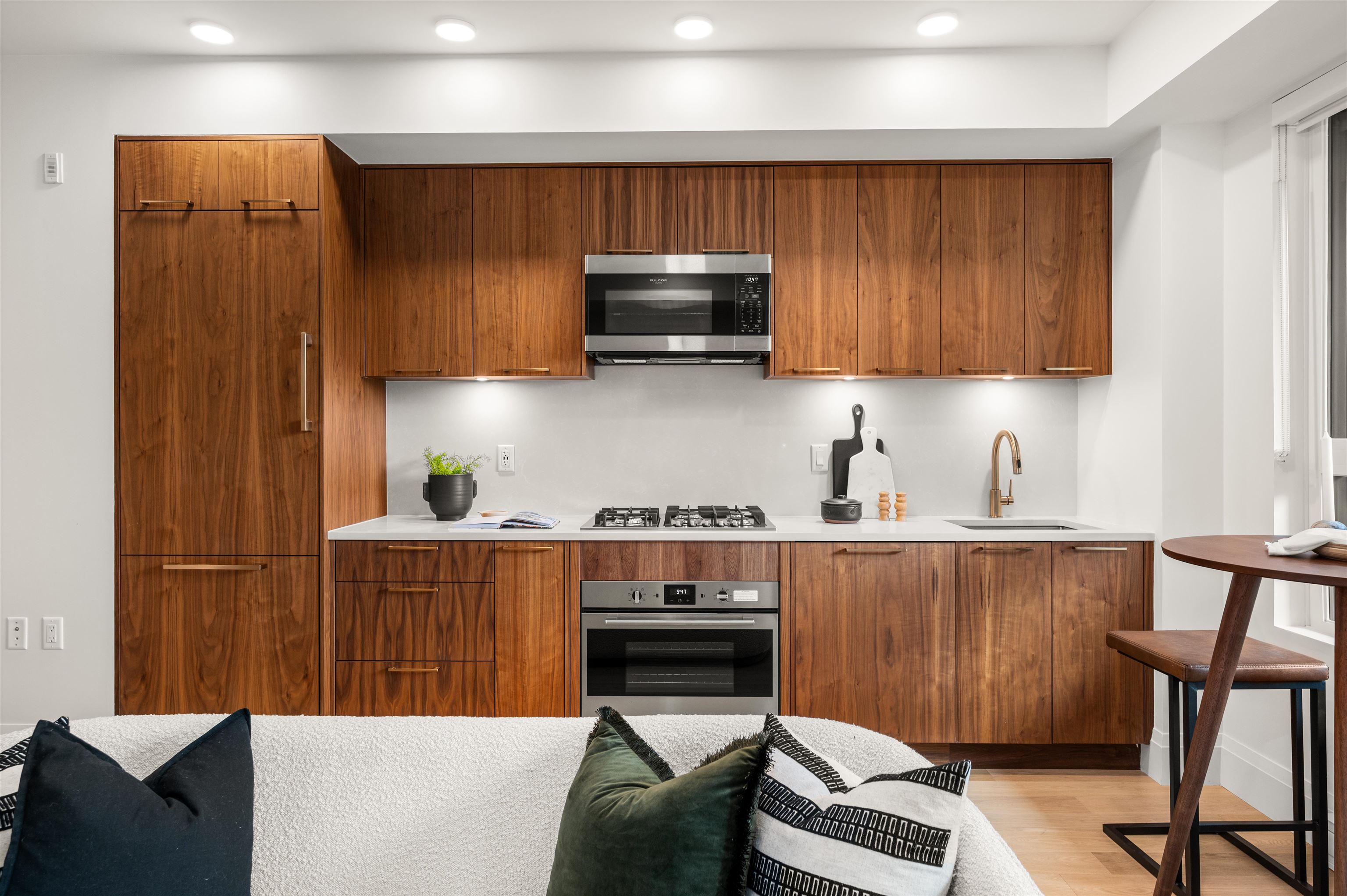 106 2550 GARDEN DRIVE Unit: 106
