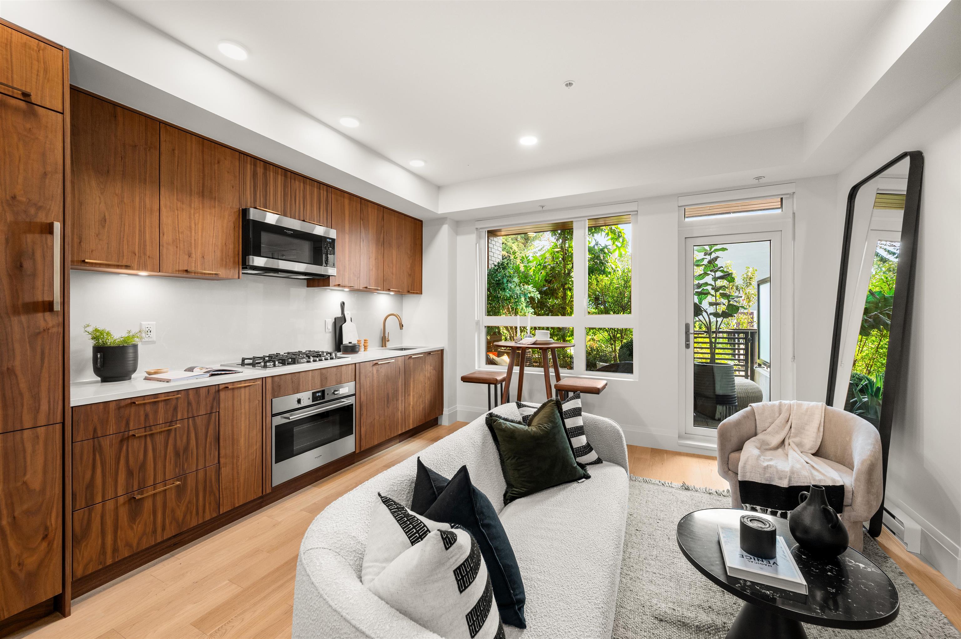 106 2550 GARDEN DRIVE Unit: 106