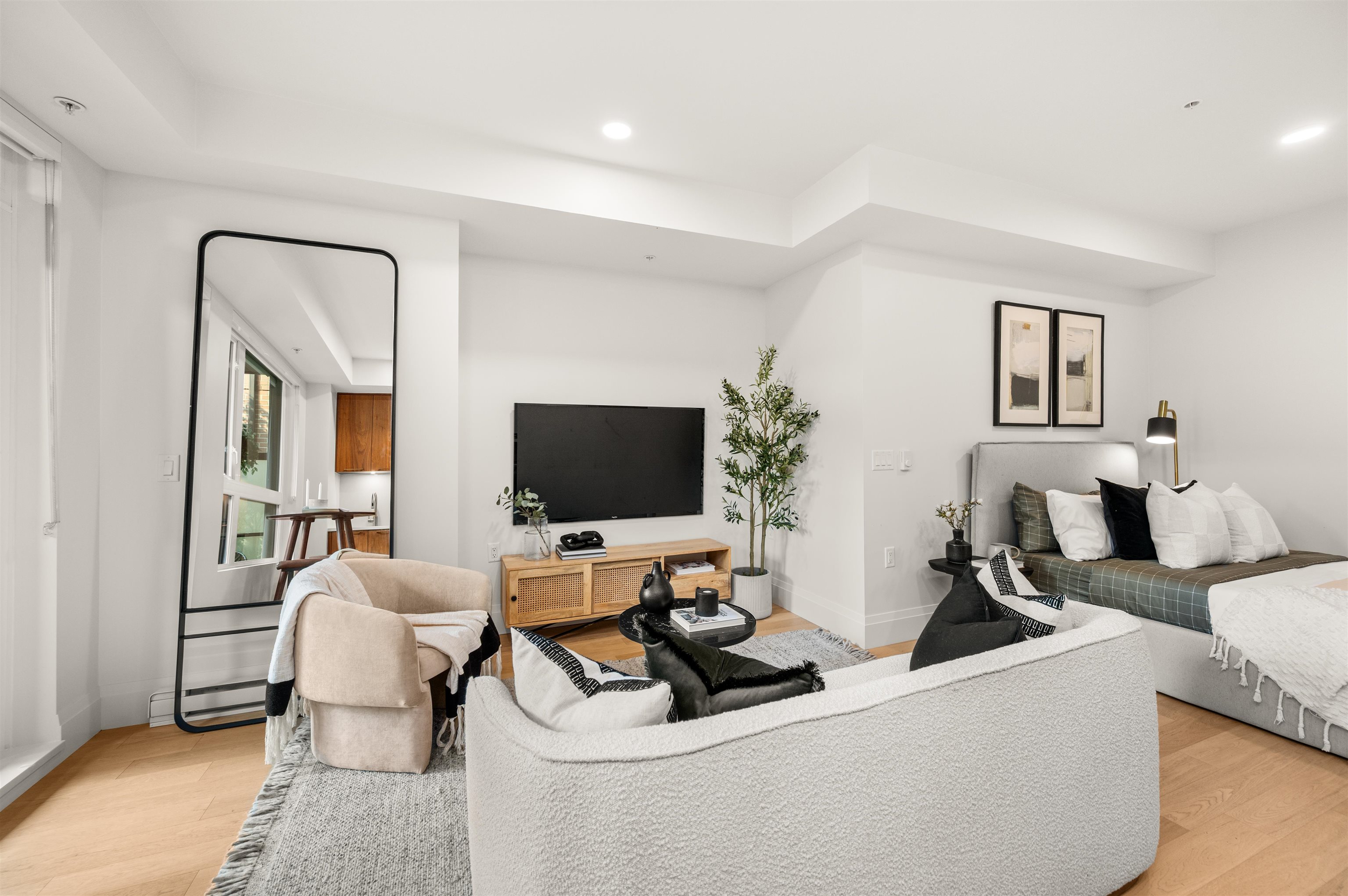 106 2550 GARDEN DRIVE Unit: 106