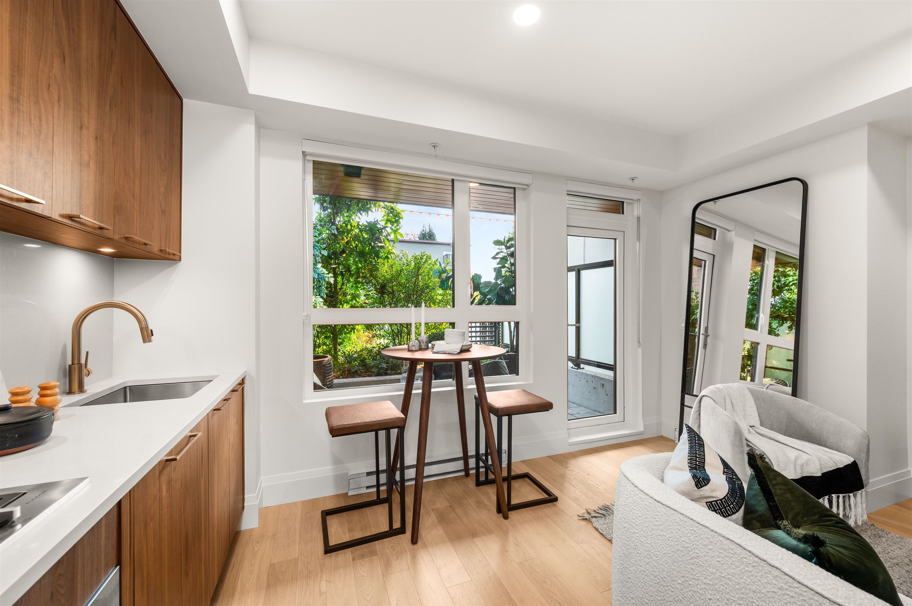 106 2550 GARDEN DRIVE Unit: 106