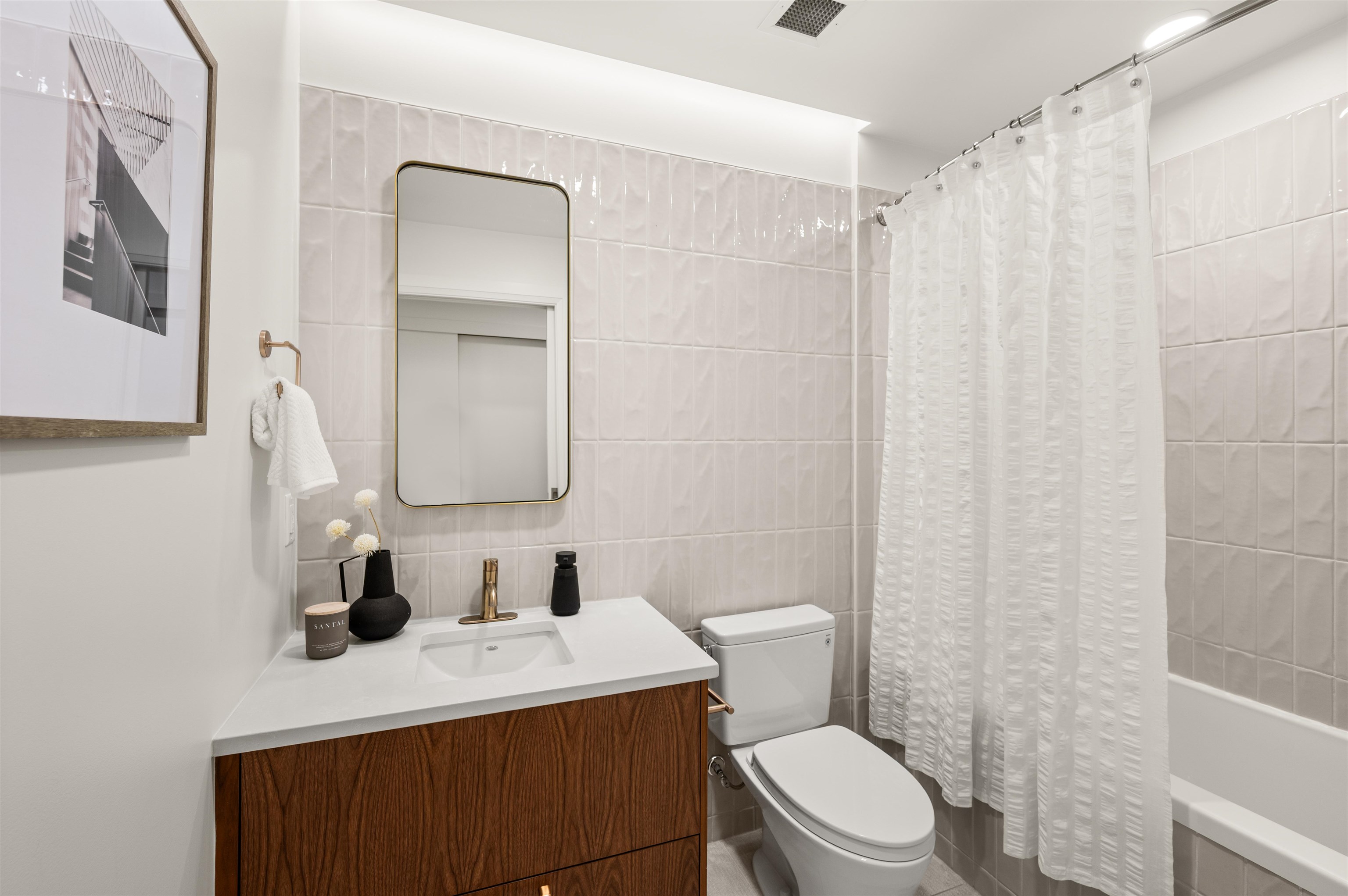 106 2550 GARDEN DRIVE Unit: 106