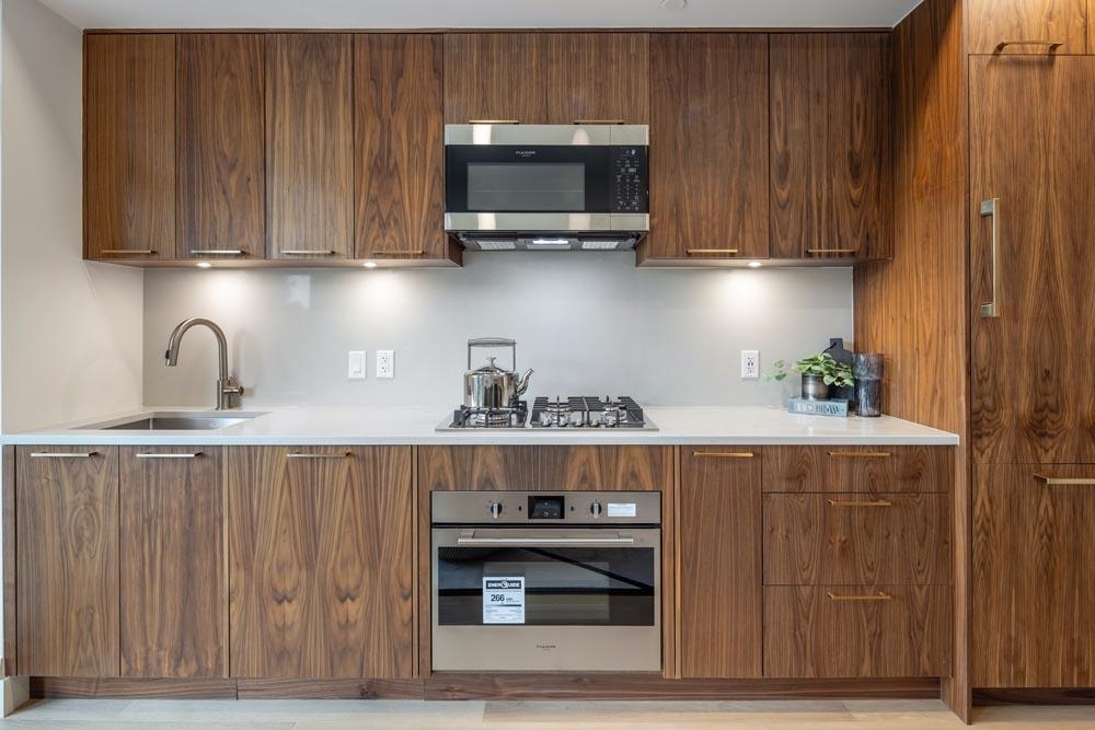 410 2550 GARDEN DRIVE Unit: 410