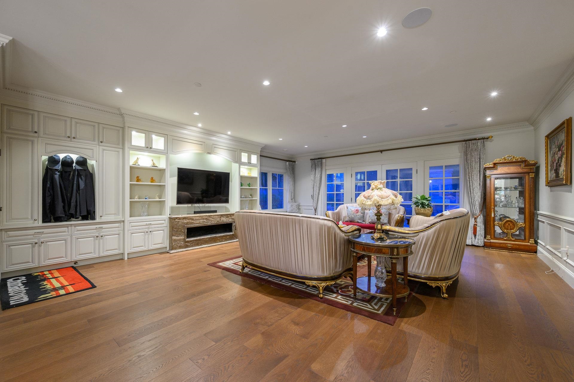 1316 CONNAUGHT DRIVE
