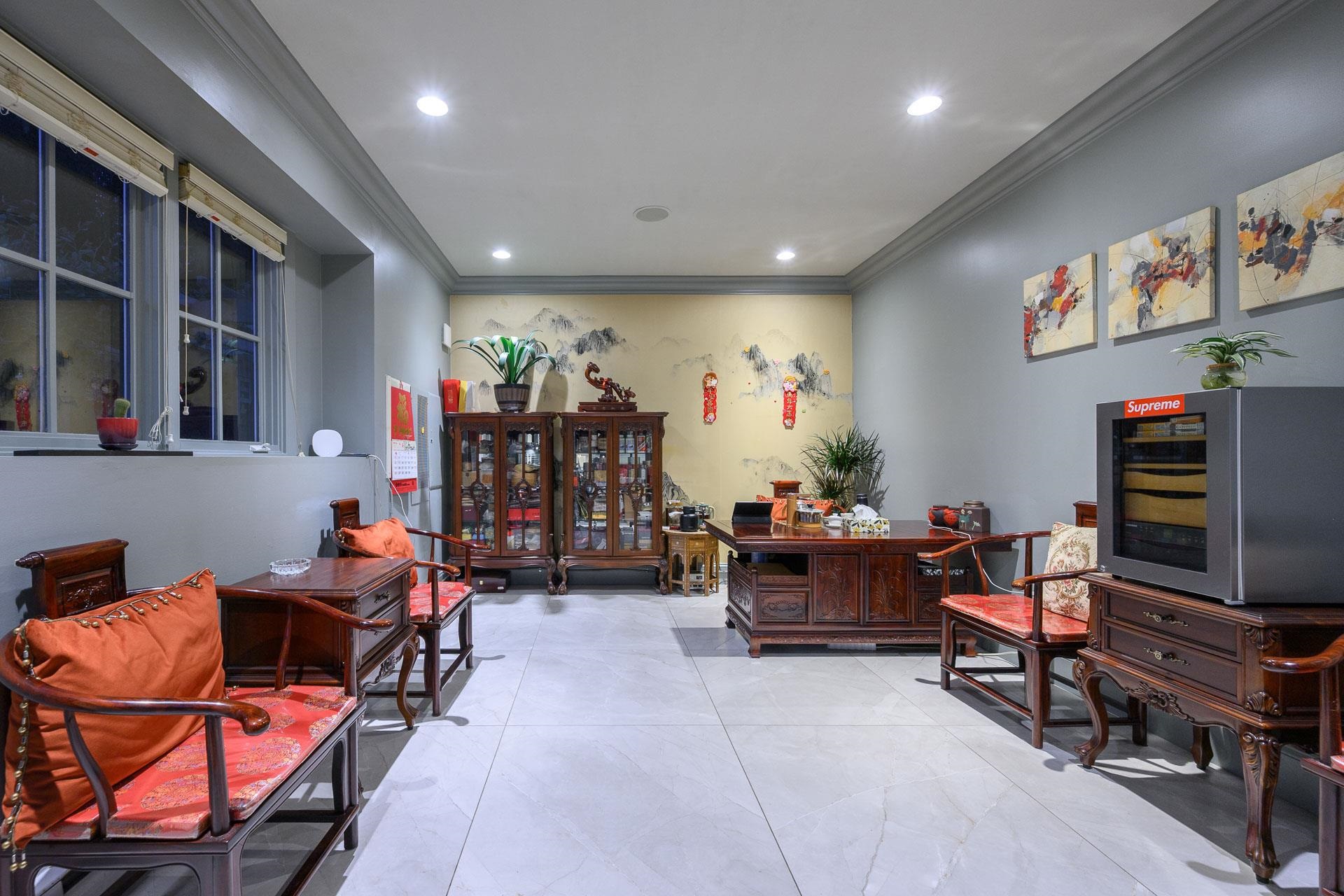 1316 CONNAUGHT DRIVE