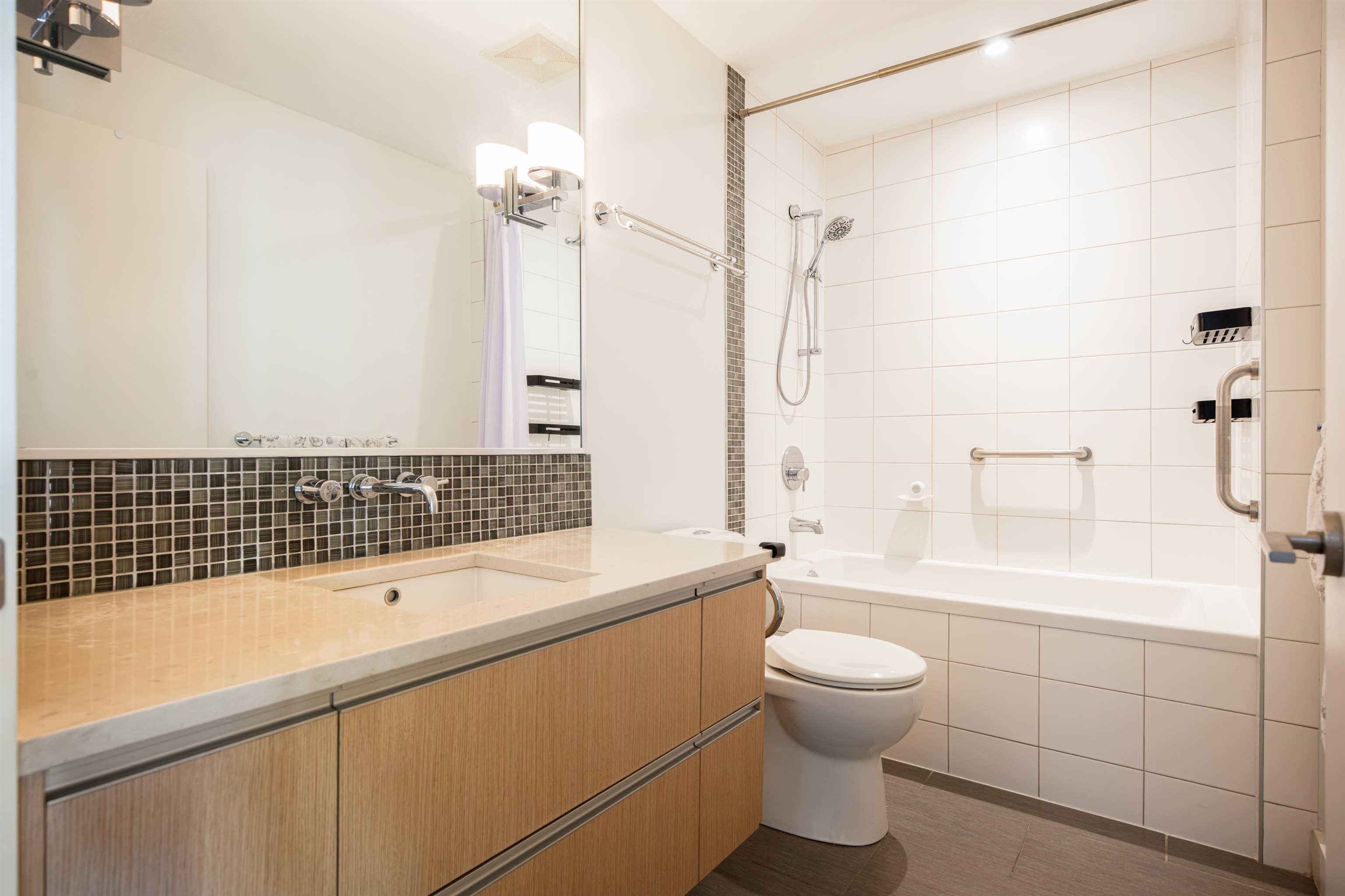 403 2481 WATERLOO STREET Unit: 403