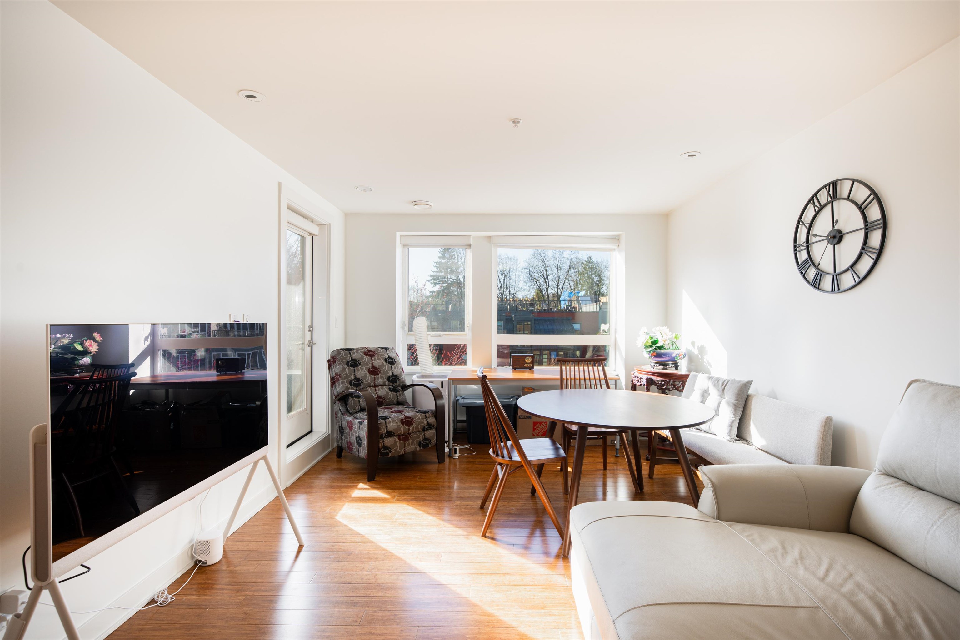 403 2481 WATERLOO STREET Unit: 403