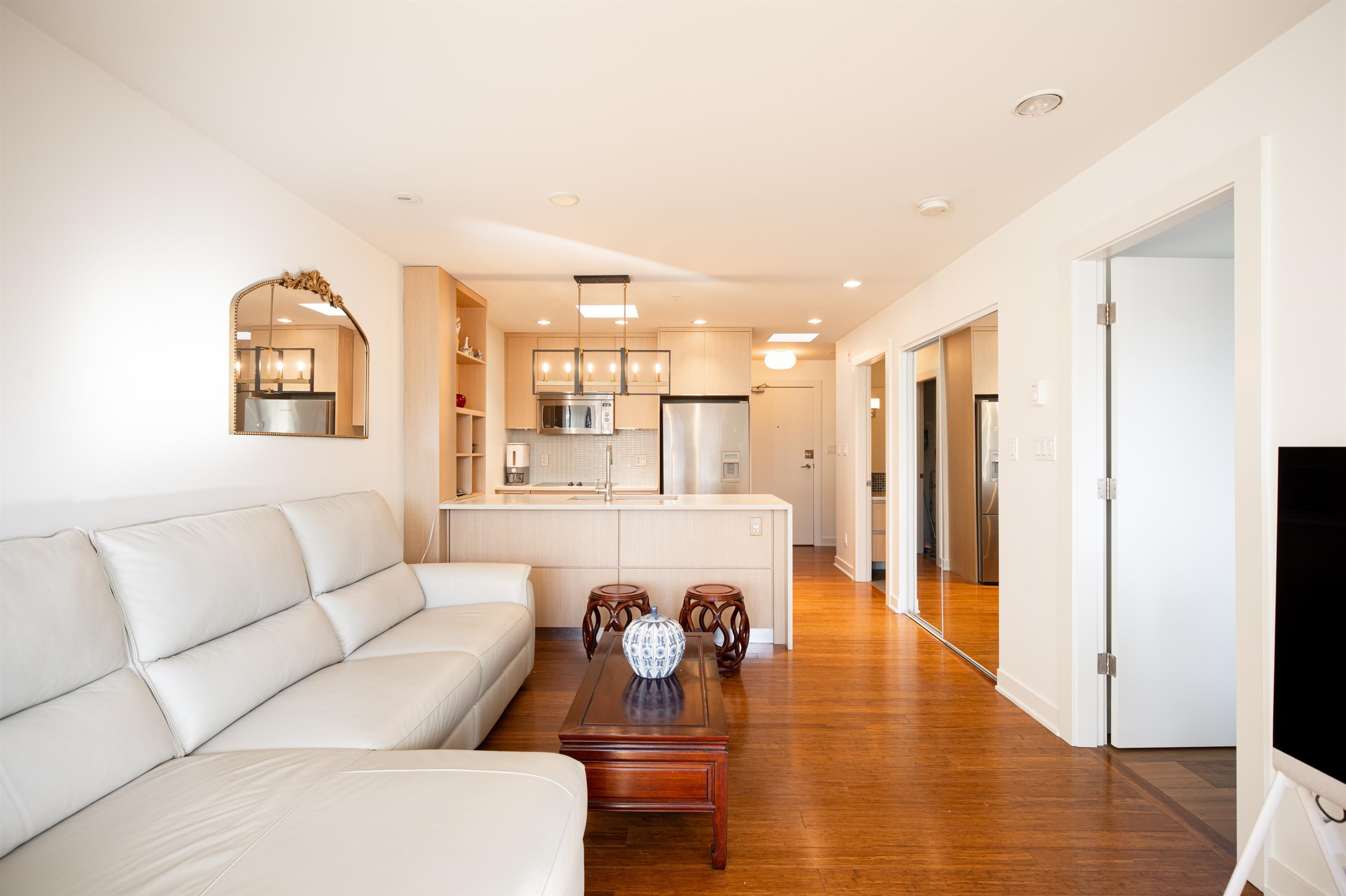 403 2481 WATERLOO STREET Unit: 403