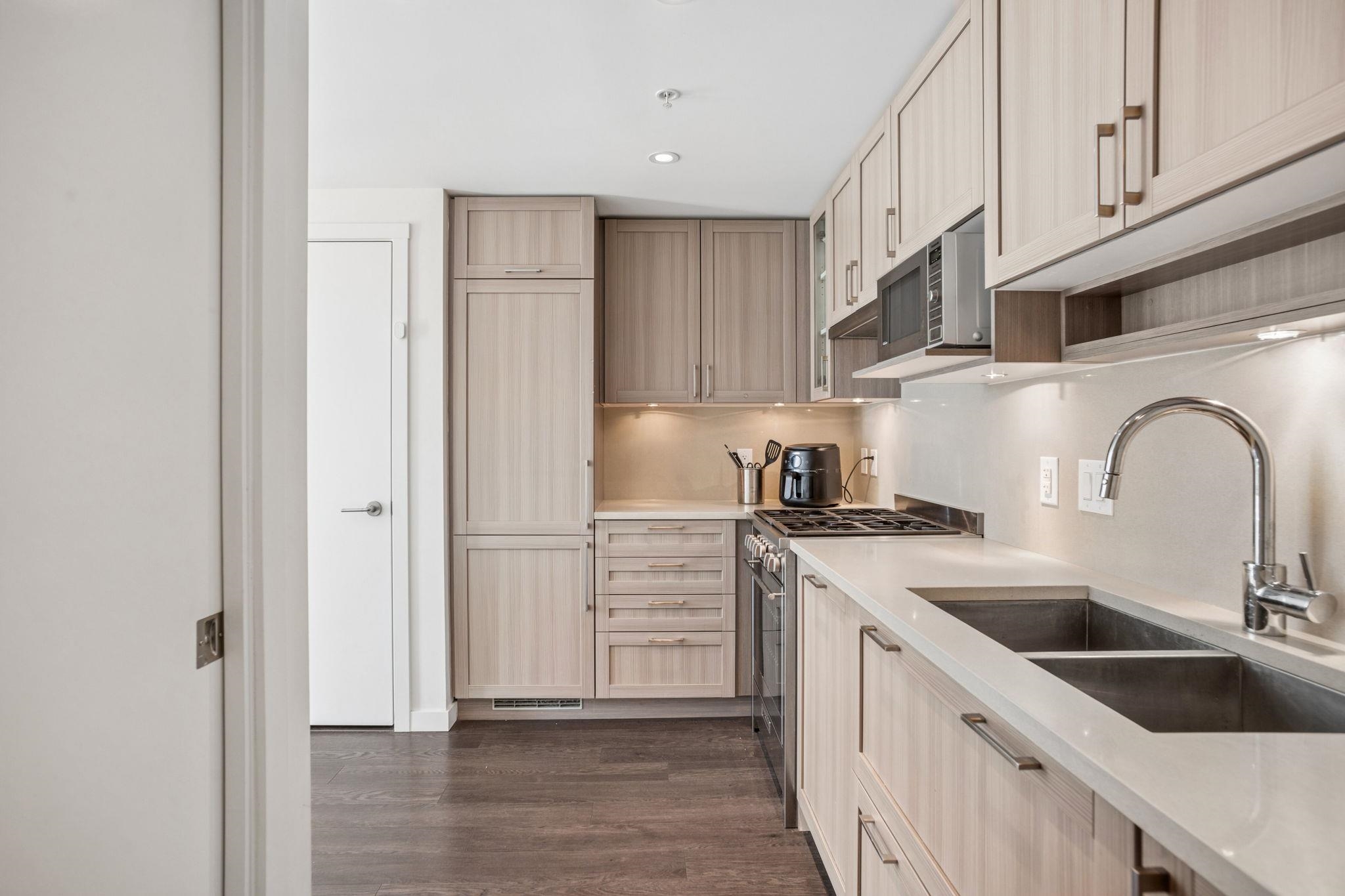 317 5665 BOUNDARY ROAD Unit: 317