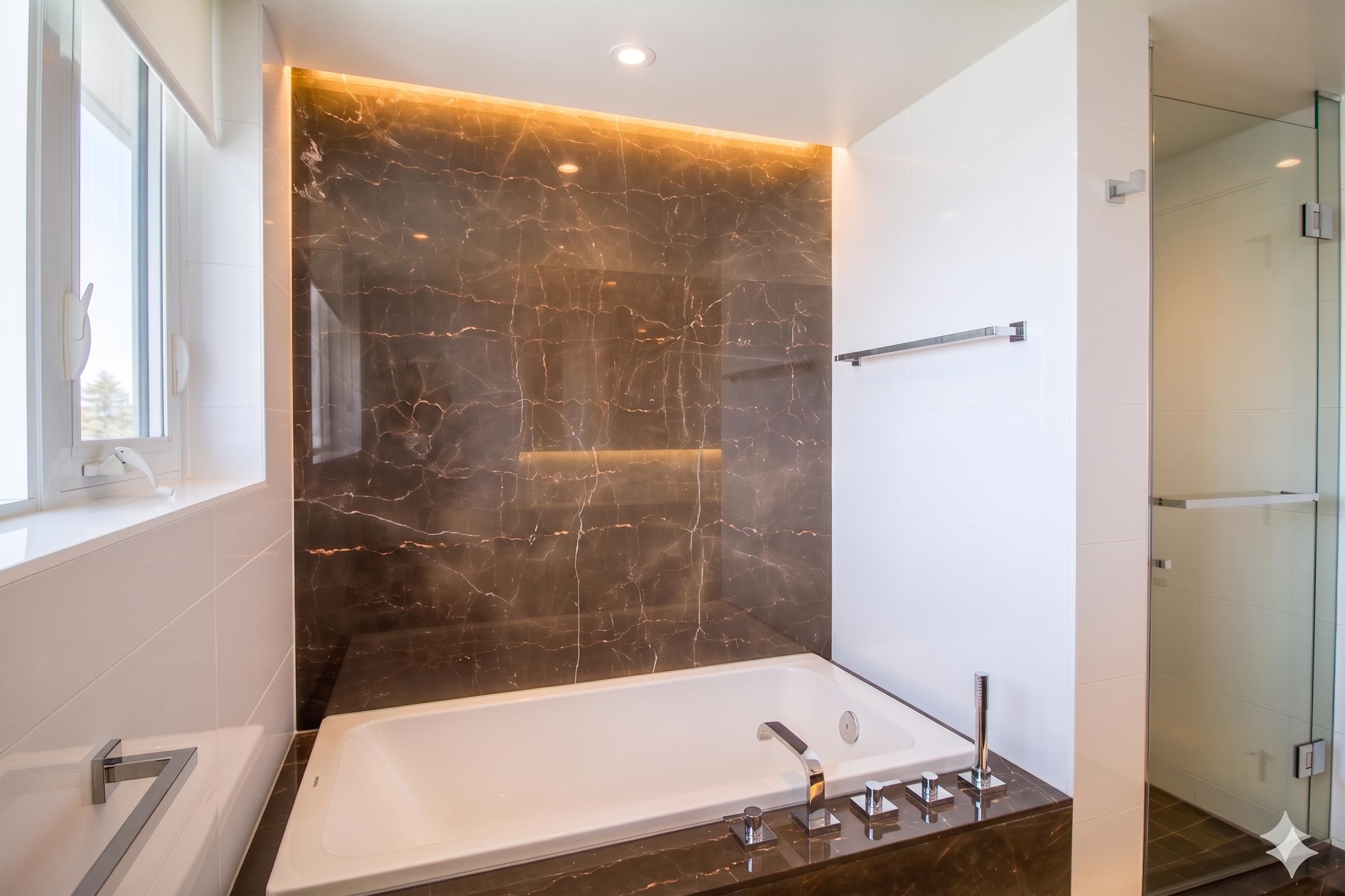 904 1561 W 57TH AVENUE Unit: 904