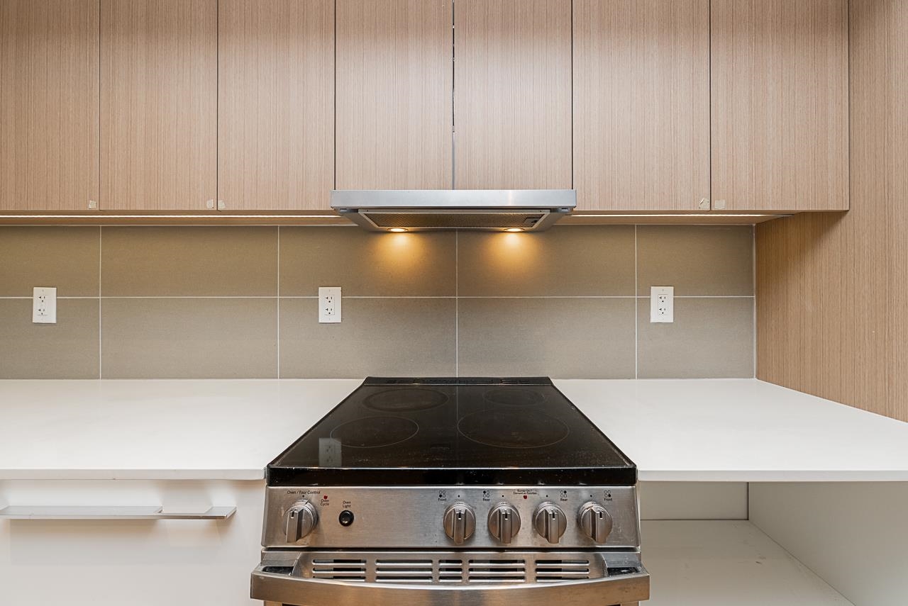 512 9888 UNIVERSITY CRESCENT Unit: 512