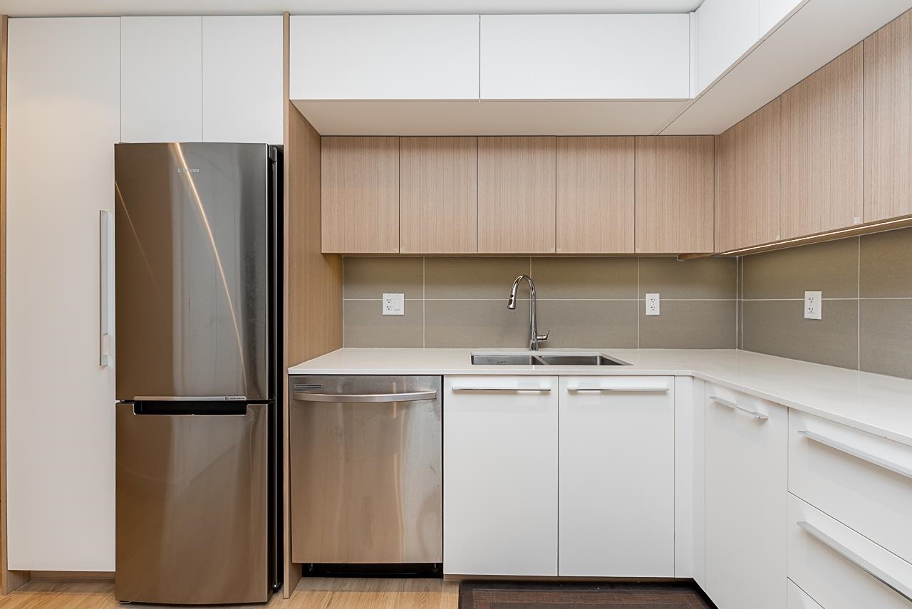 512 9888 UNIVERSITY CRESCENT Unit: 512