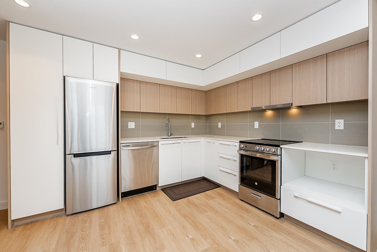 512 9888 UNIVERSITY CRESCENT Unit: 512