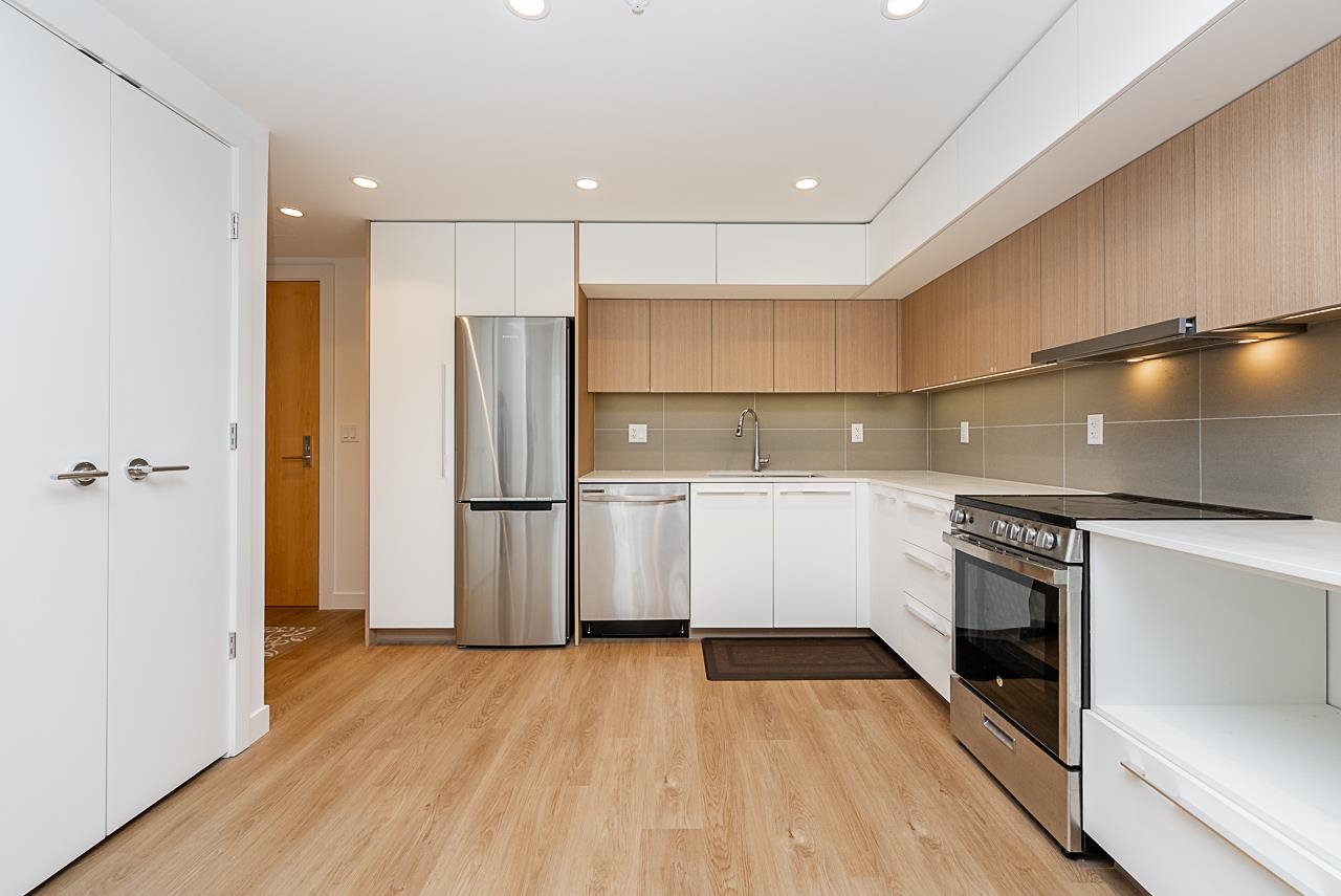 512 9888 UNIVERSITY CRESCENT Unit: 512