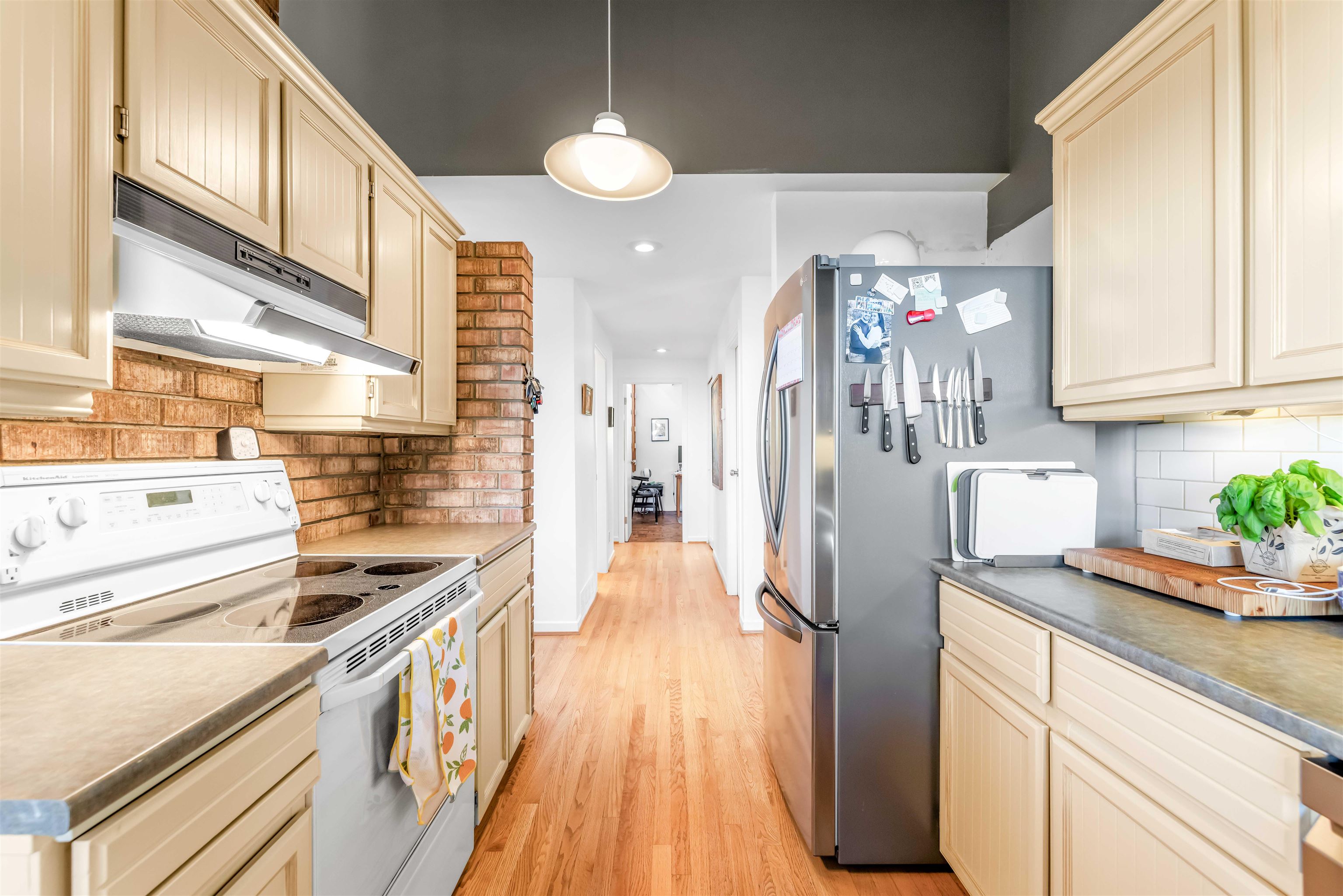 4663 WOODRIDGE PLACE