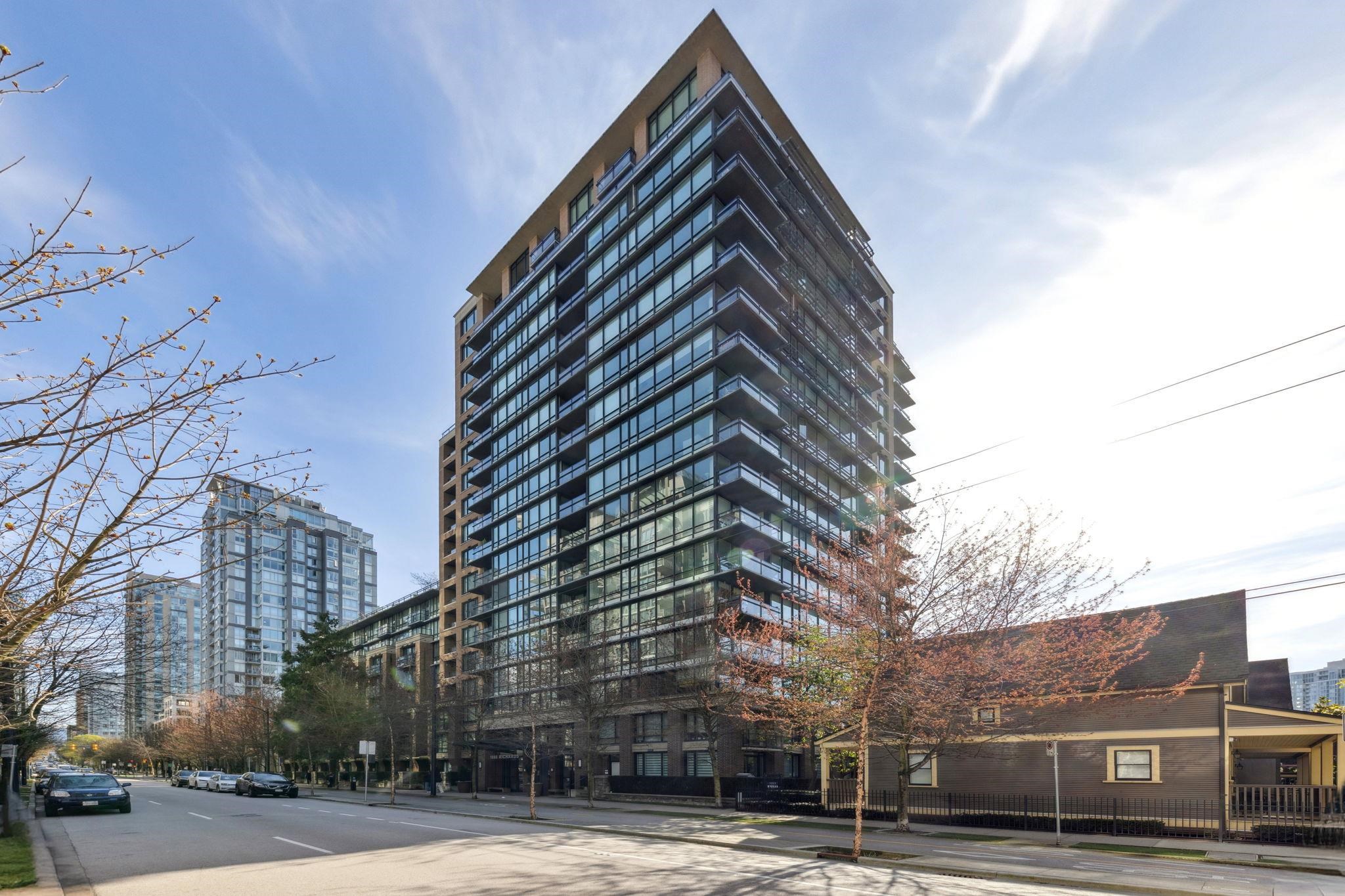 1906 1088 RICHARDS STREET
