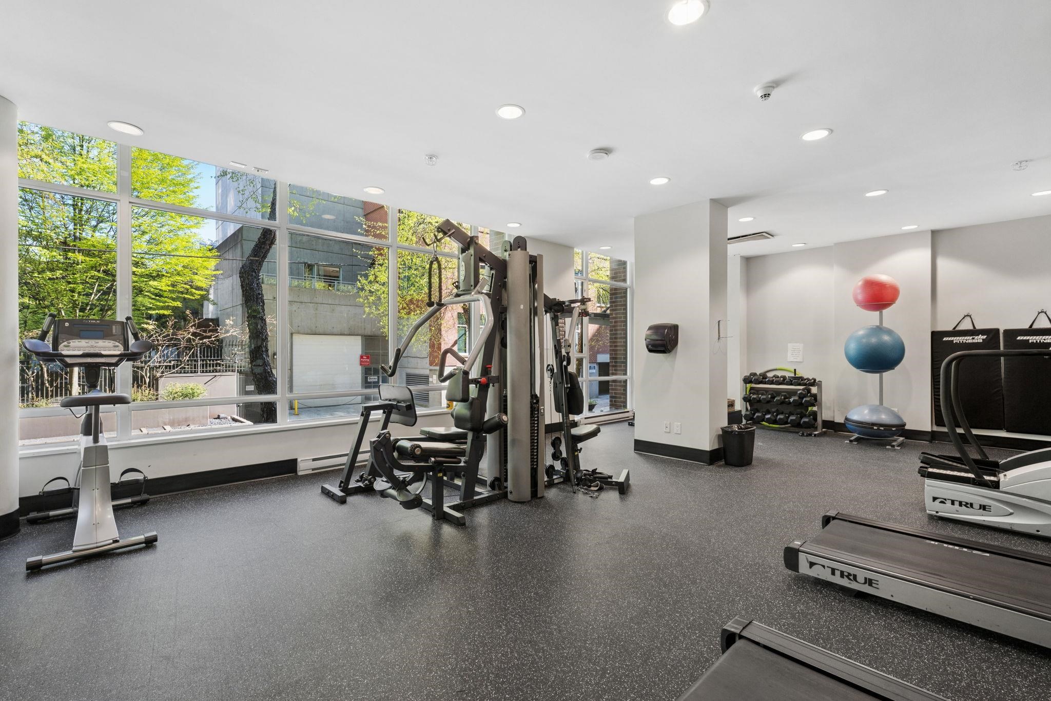 1906 1088 RICHARDS STREET