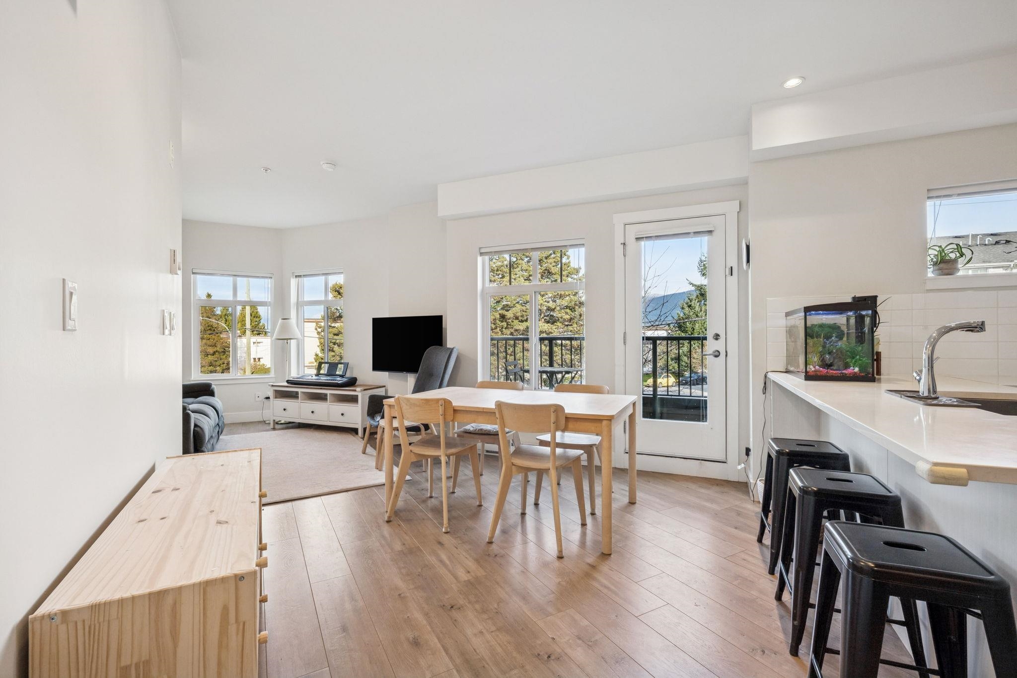 205 7180 BARNET ROAD Unit: 205