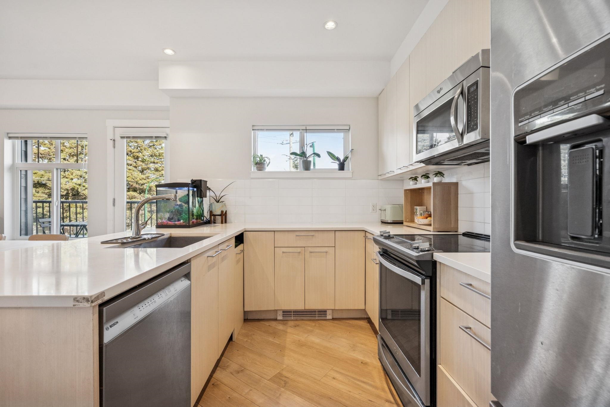 205 7180 BARNET ROAD Unit: 205
