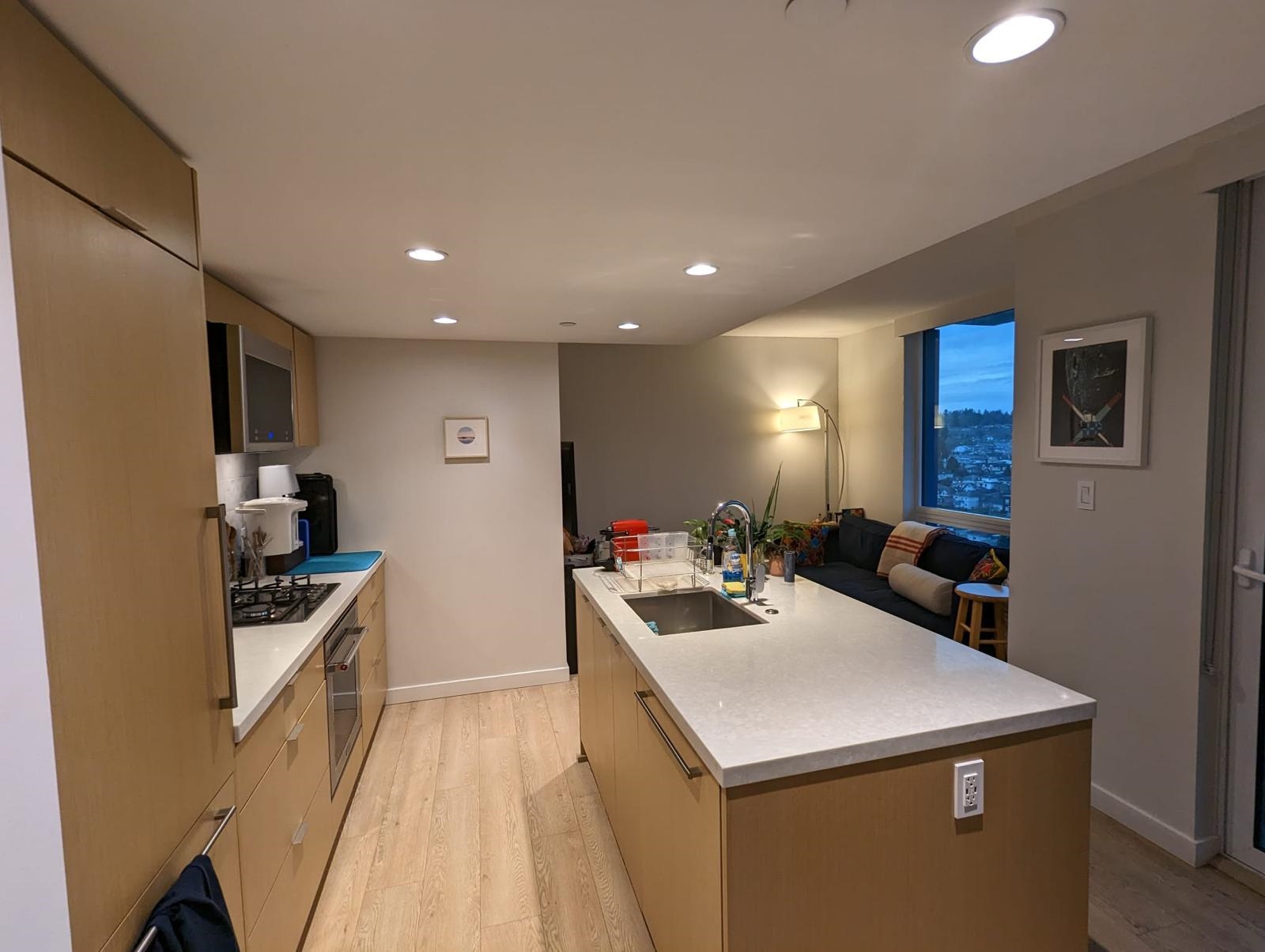2004 8189 CAMBIE STREET Unit: 2004