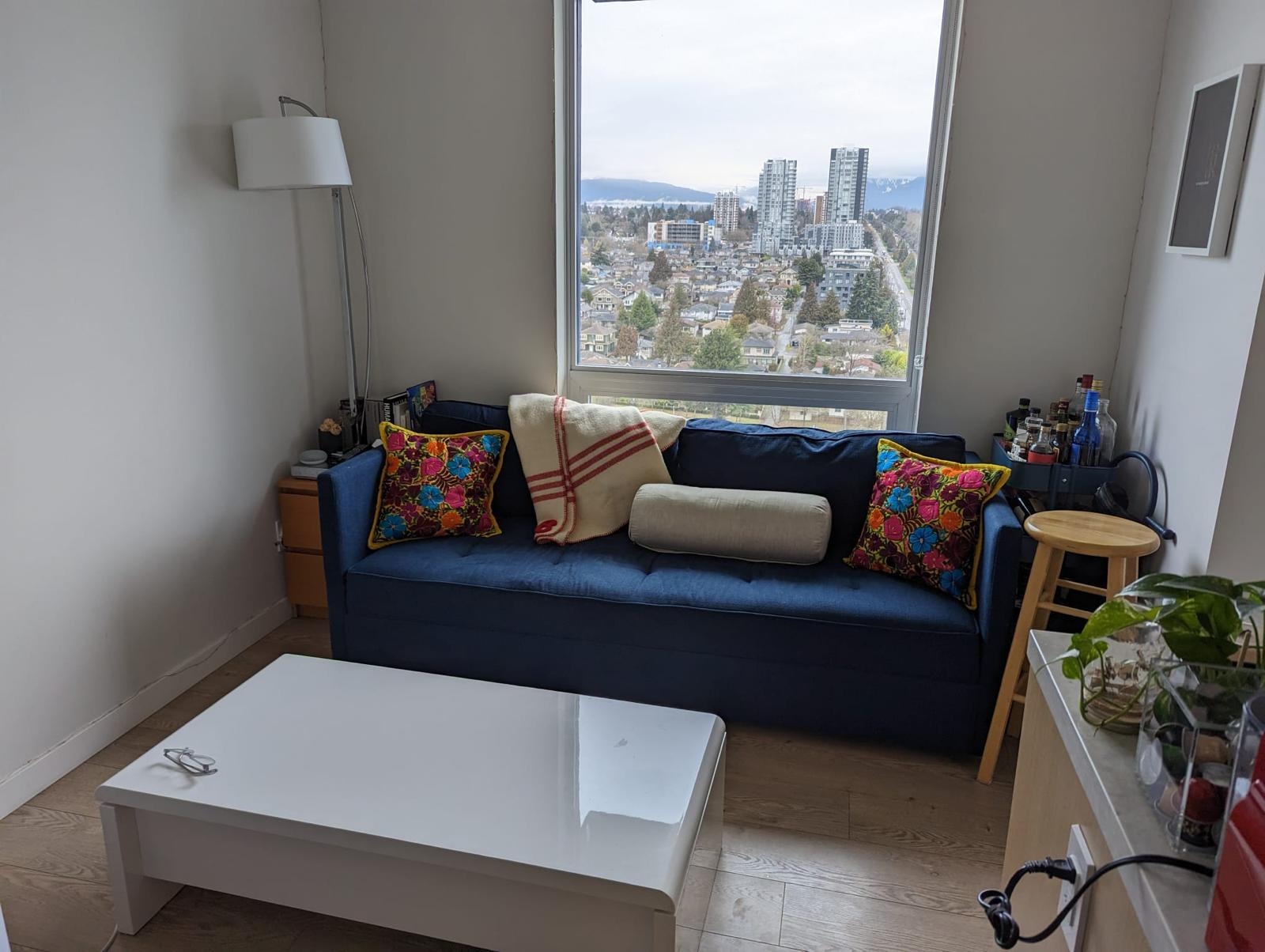2004 8189 CAMBIE STREET Unit: 2004