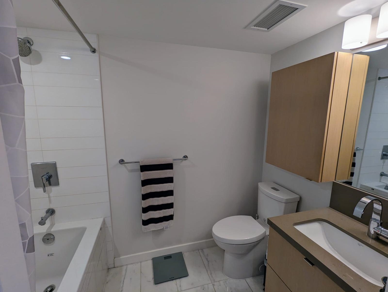 2004 8189 CAMBIE STREET Unit: 2004