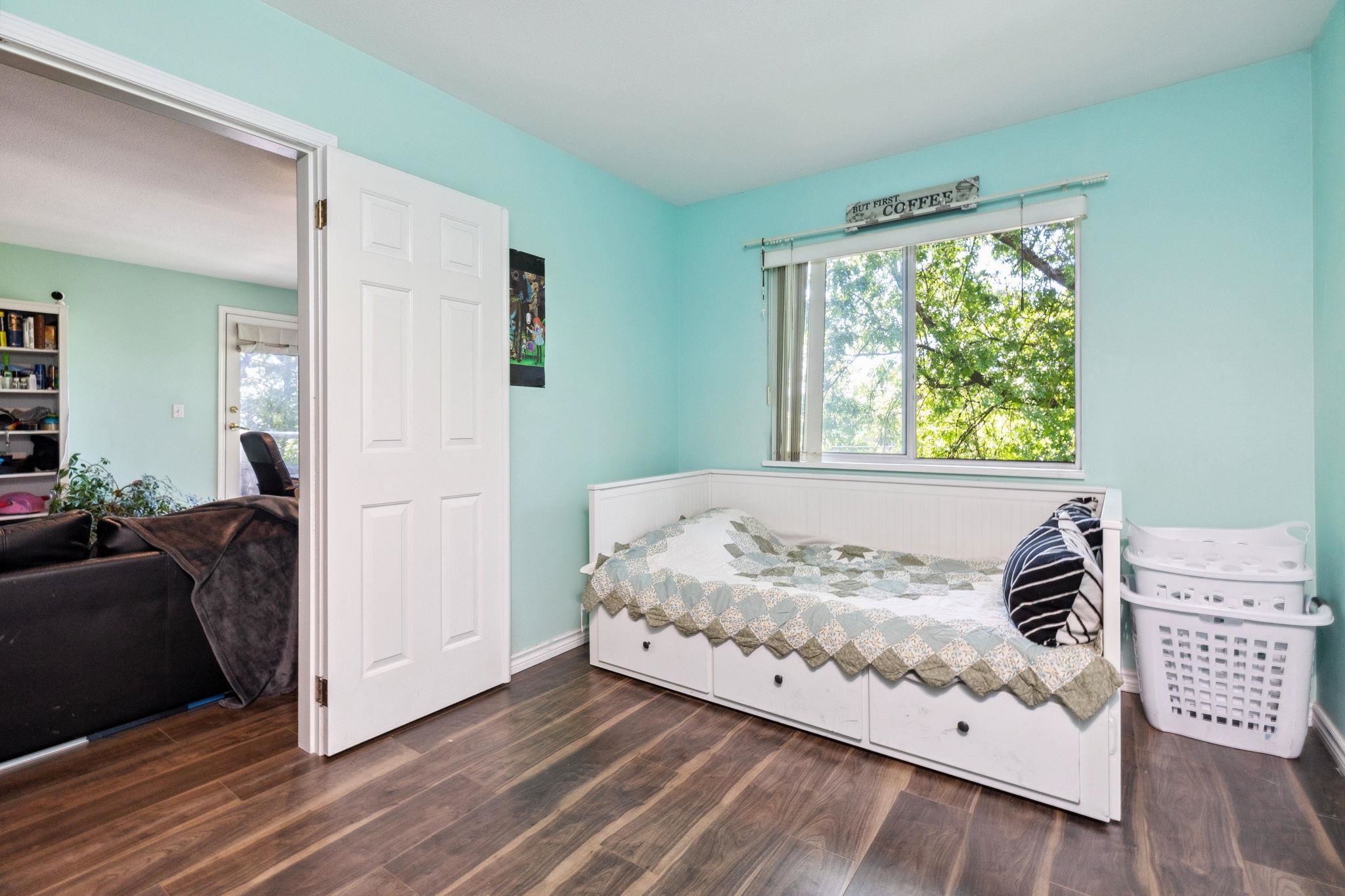 309 7368 ROYAL OAK AVENUE Unit: 309