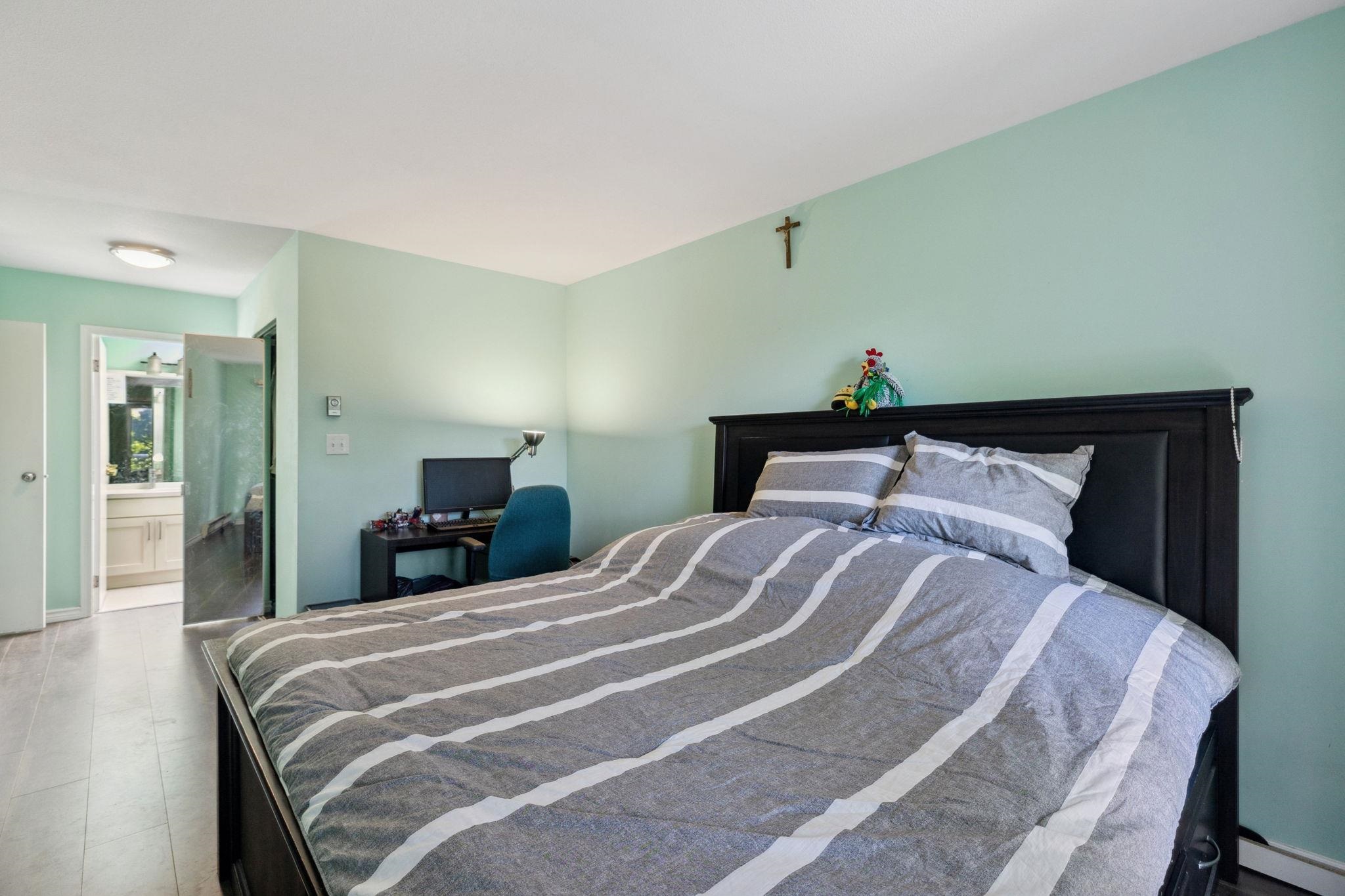 309 7368 ROYAL OAK AVENUE Unit: 309
