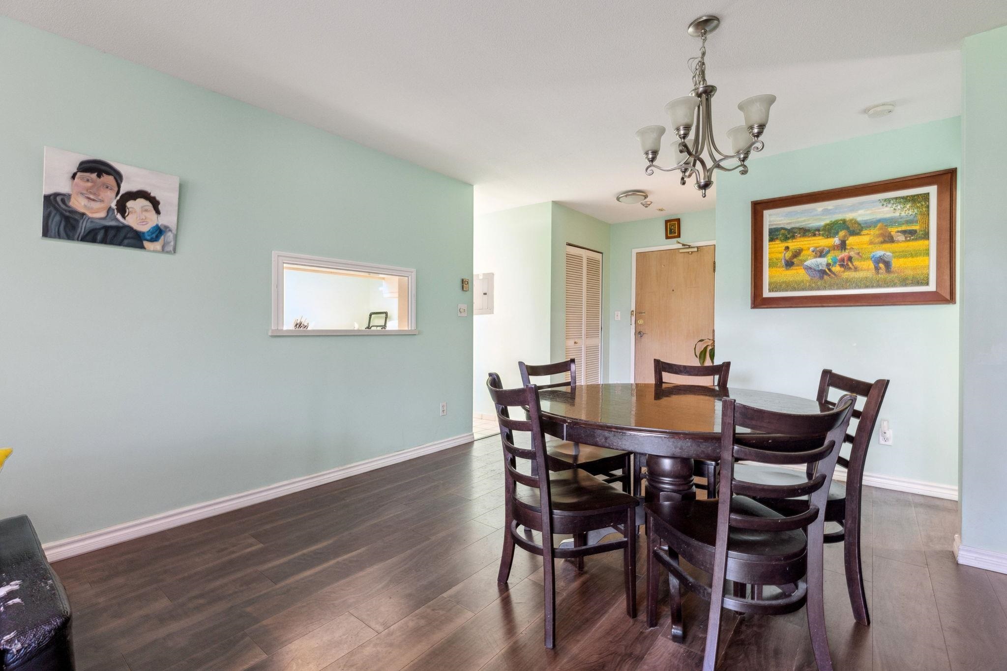 309 7368 ROYAL OAK AVENUE Unit: 309