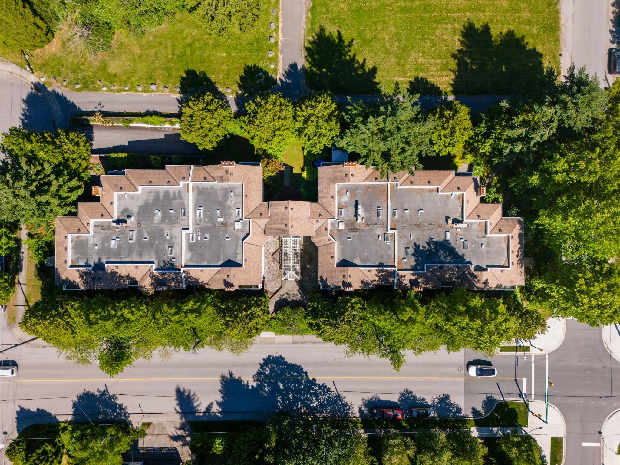 309 7368 ROYAL OAK AVENUE Unit: 309