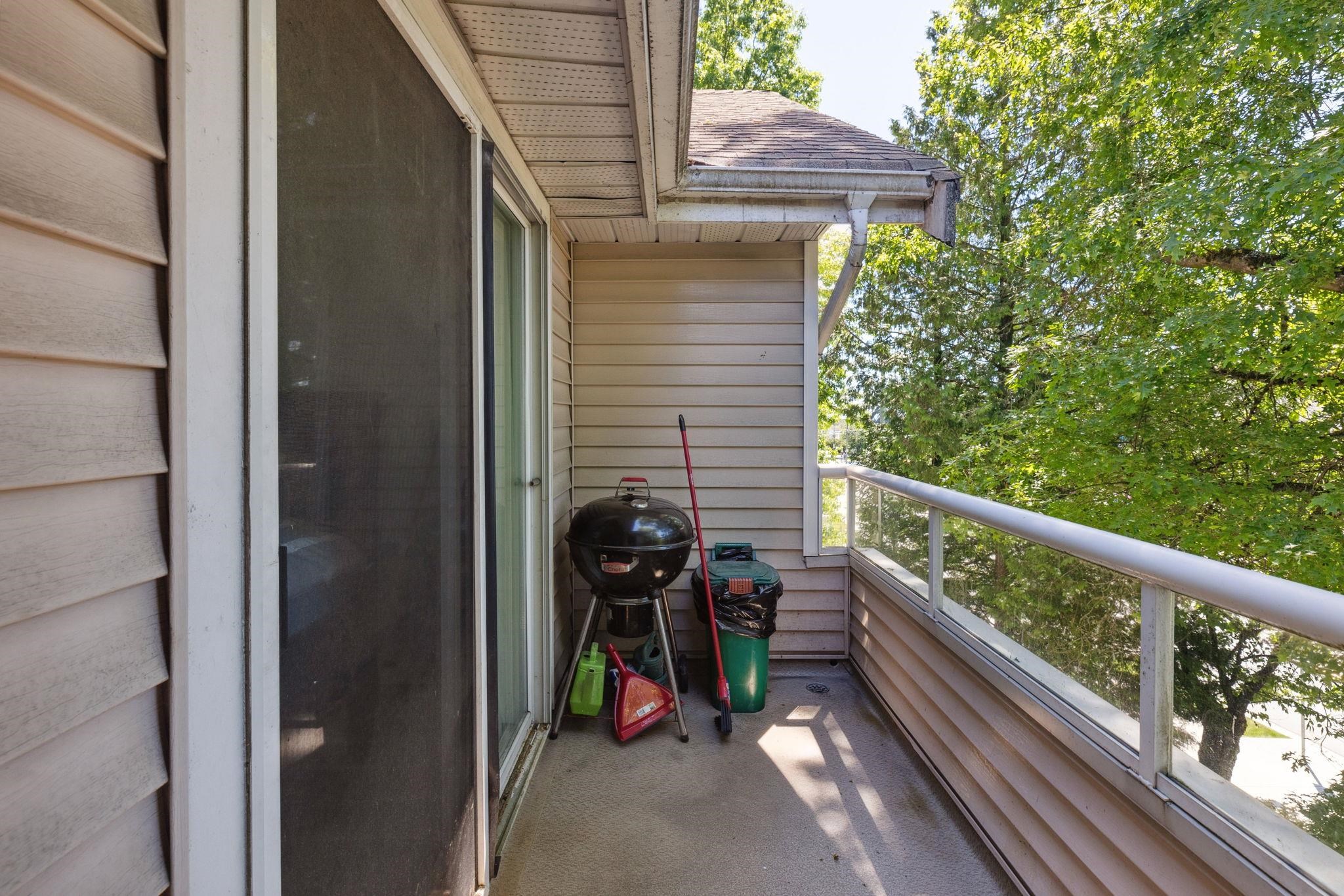 309 7368 ROYAL OAK AVENUE Unit: 309