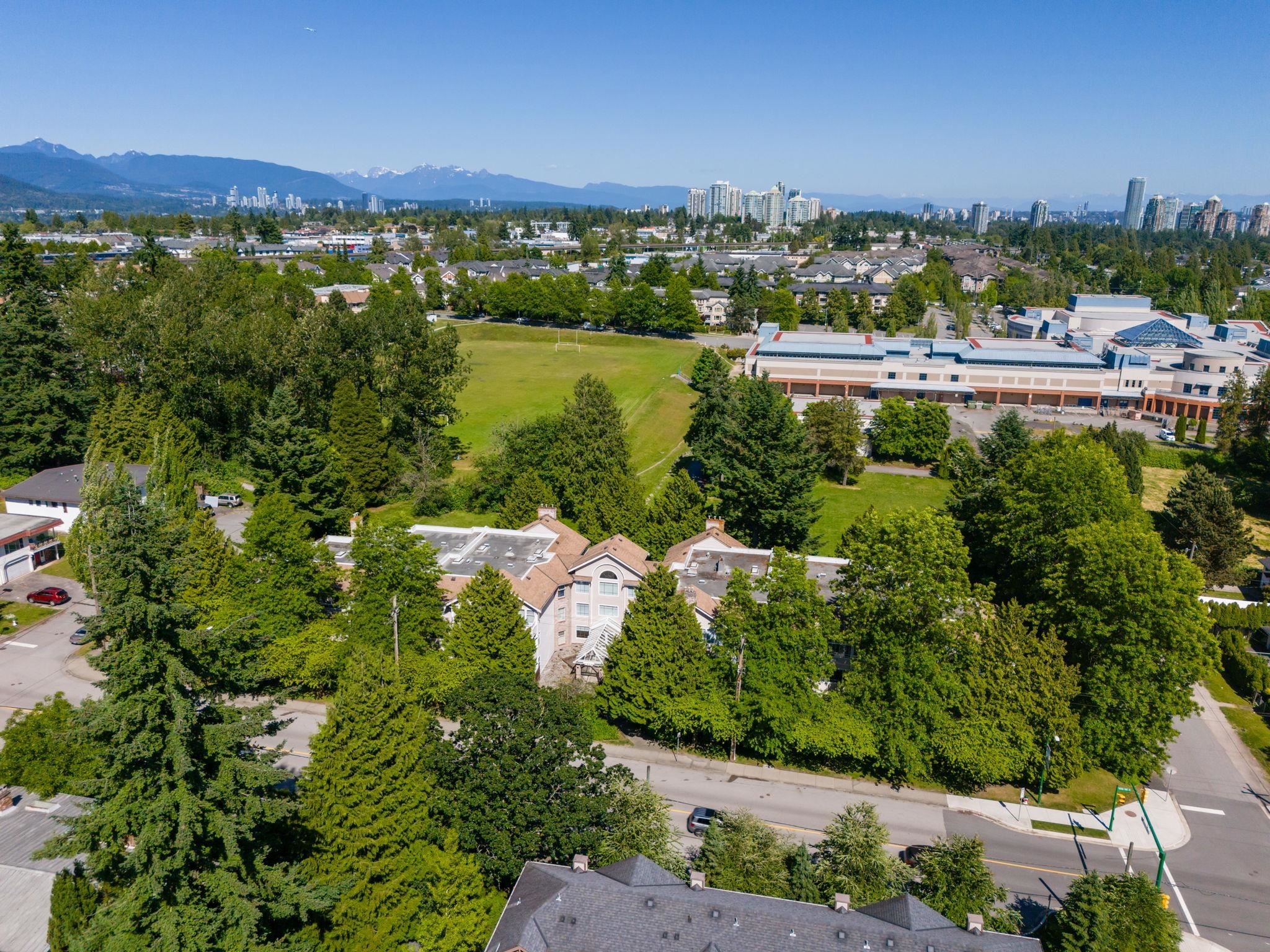 309 7368 ROYAL OAK AVENUE Unit: 309