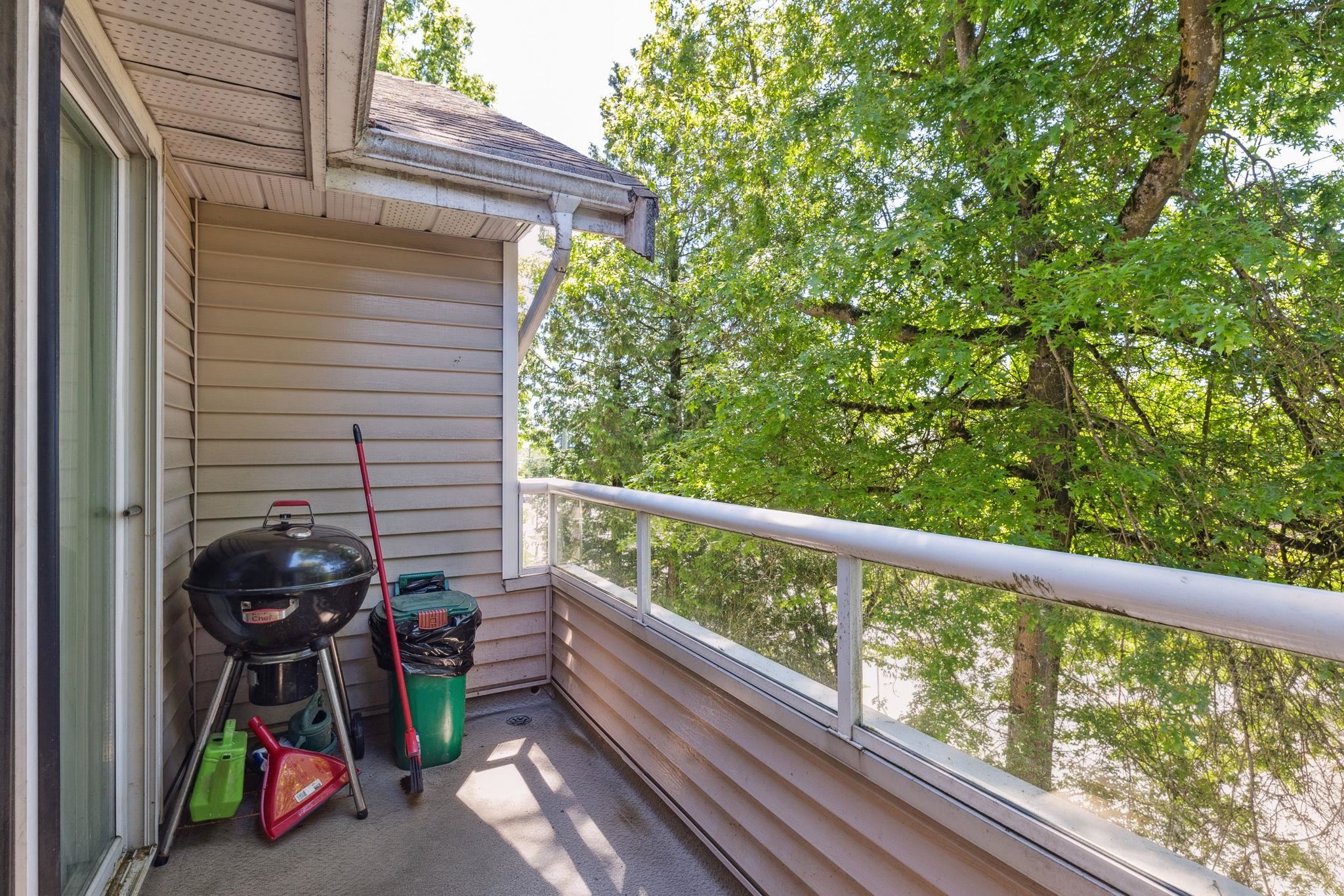 309 7368 ROYAL OAK AVENUE Unit: 309