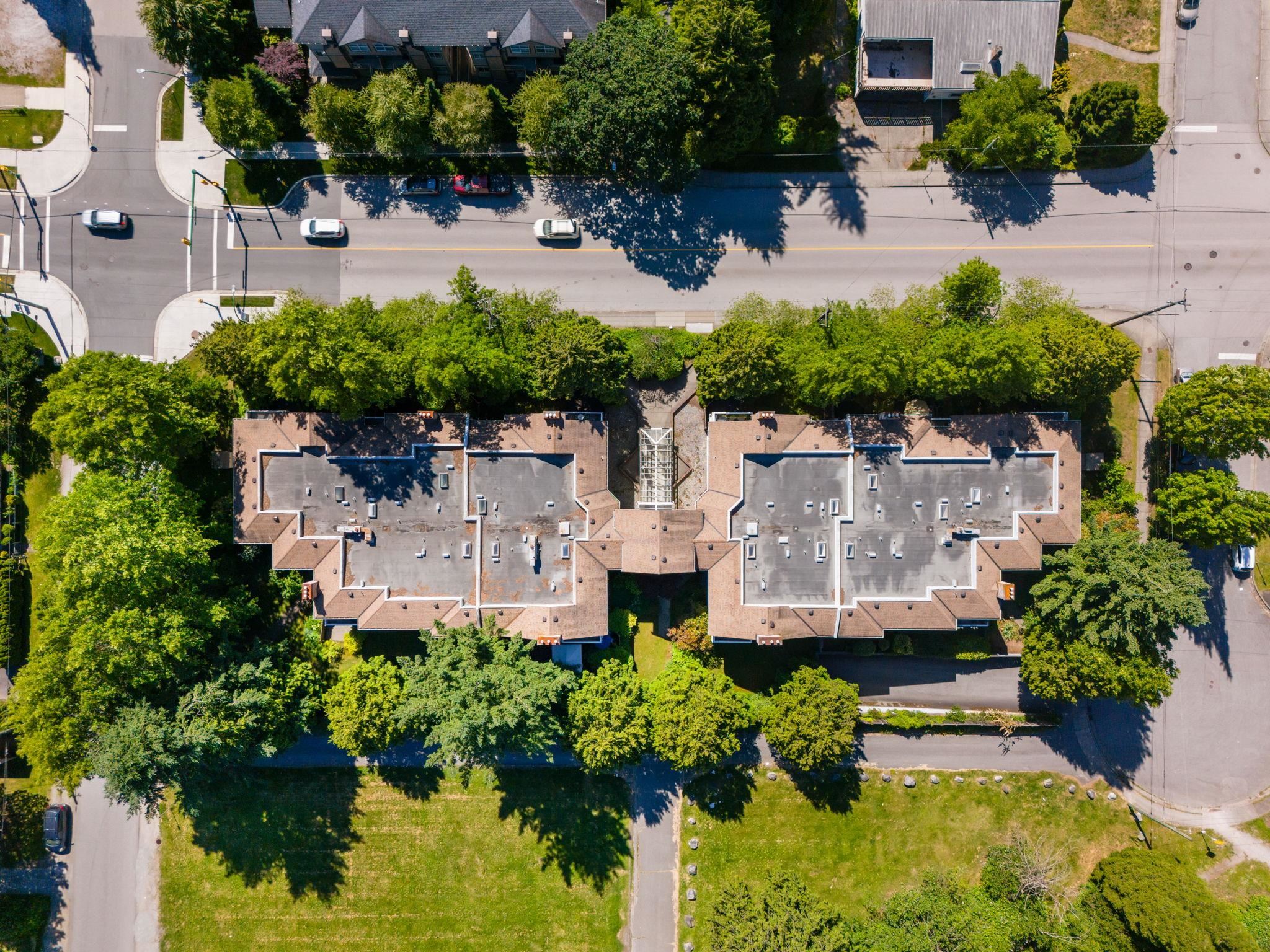309 7368 ROYAL OAK AVENUE Unit: 309