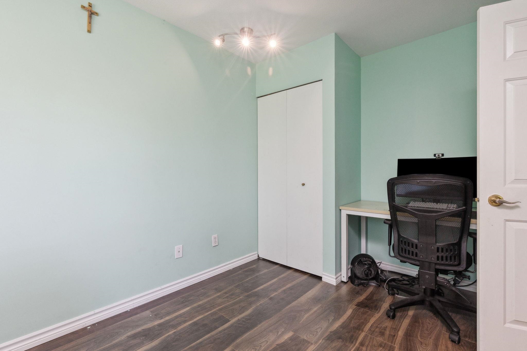309 7368 ROYAL OAK AVENUE Unit: 309
