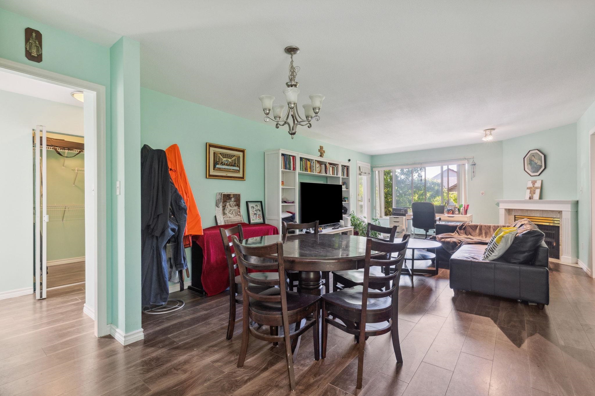 309 7368 ROYAL OAK AVENUE Unit: 309