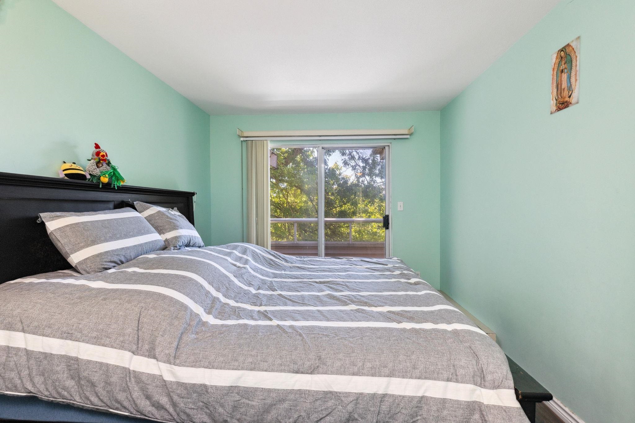 309 7368 ROYAL OAK AVENUE Unit: 309