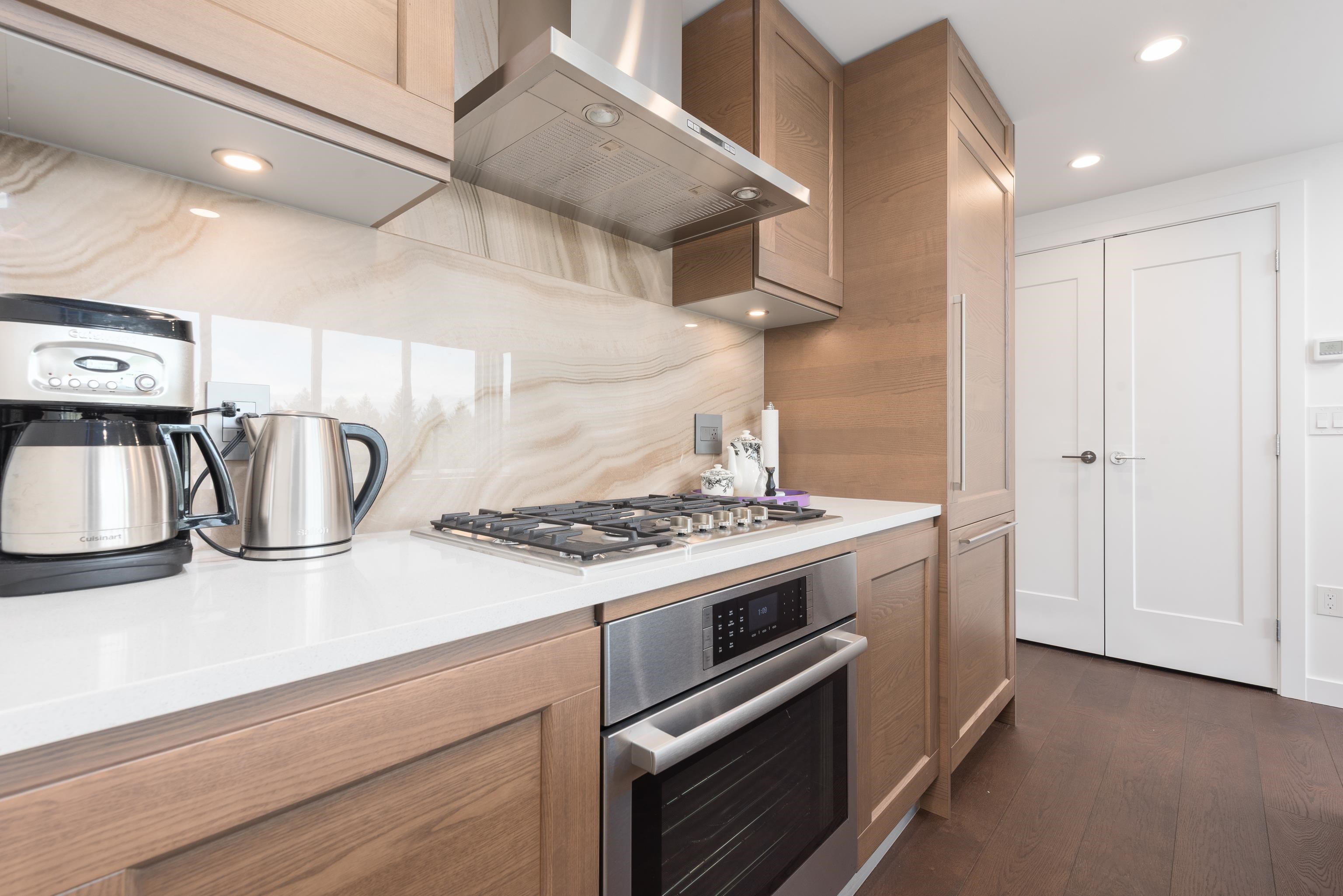 2004 5629 BIRNEY AVENUE Unit: 2004