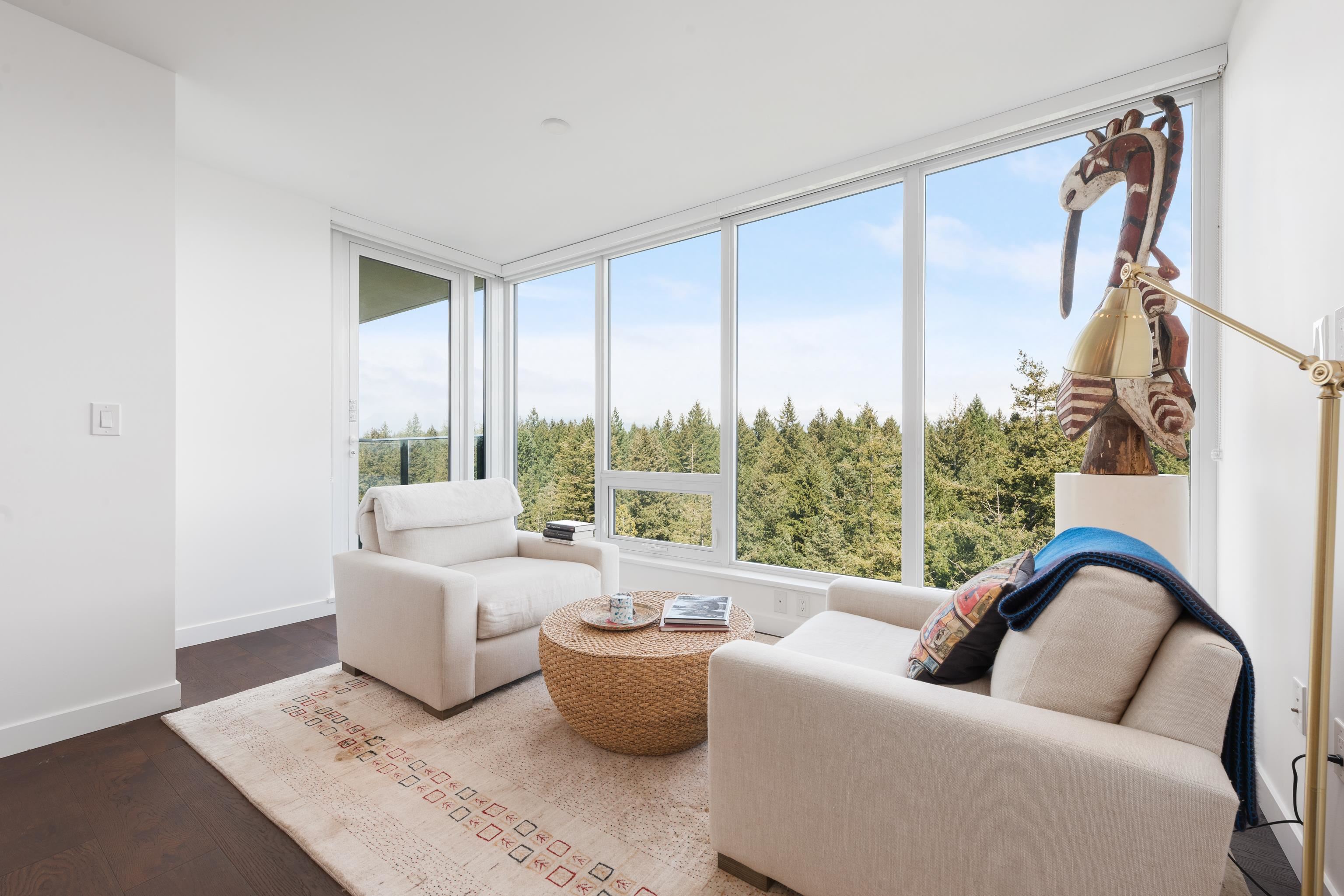 2004 5629 BIRNEY AVENUE Unit: 2004