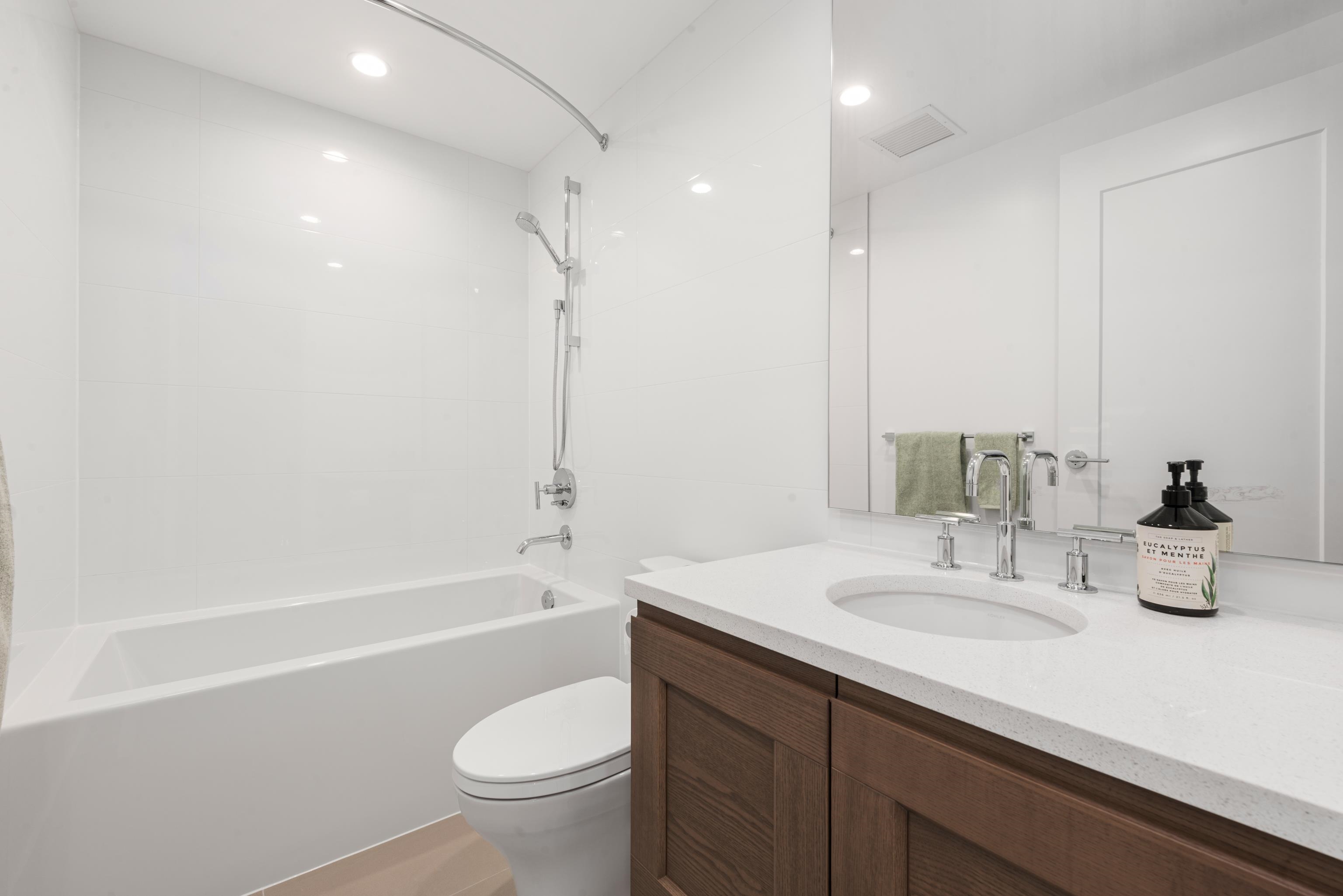 2004 5629 BIRNEY AVENUE Unit: 2004