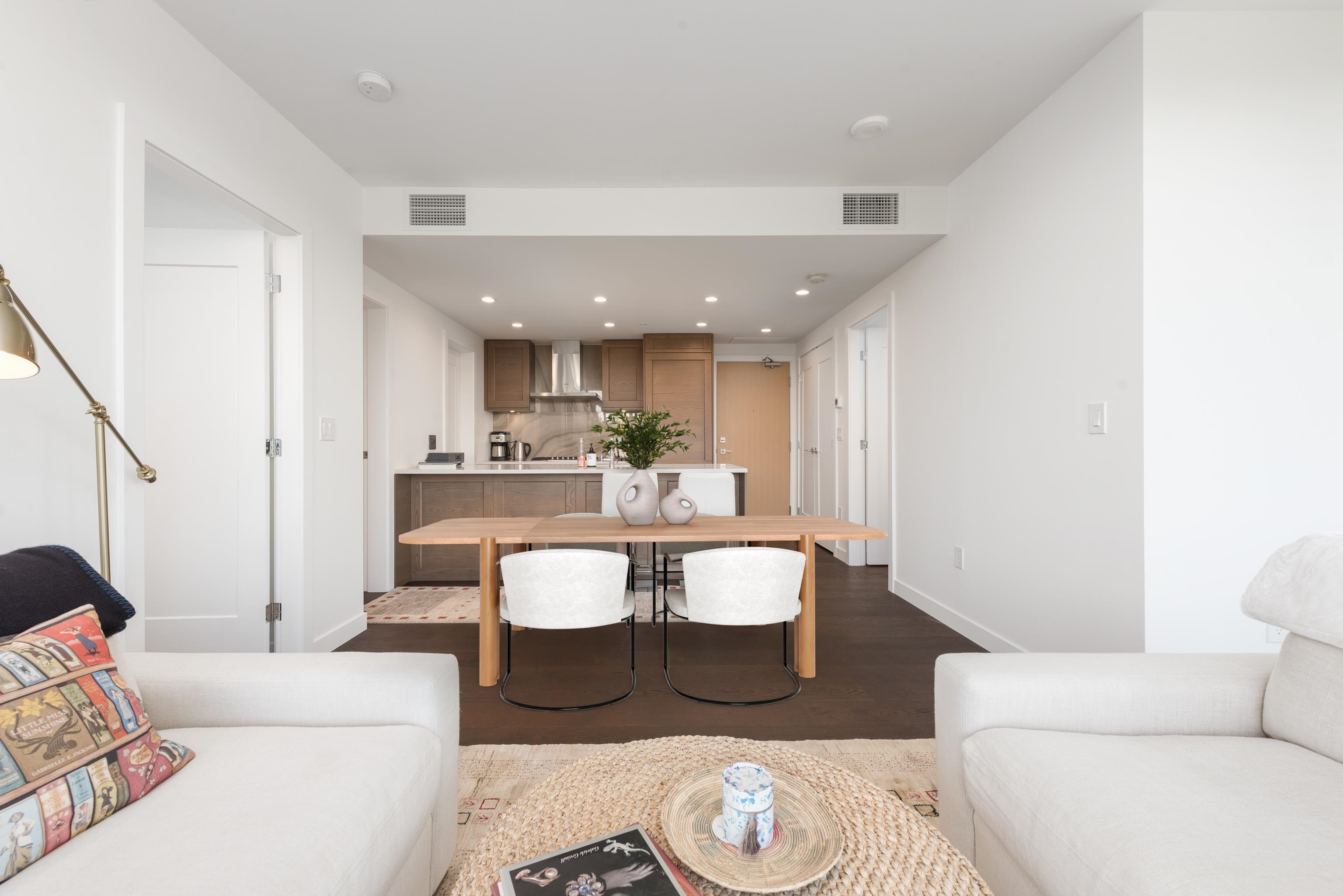 2004 5629 BIRNEY AVENUE Unit: 2004