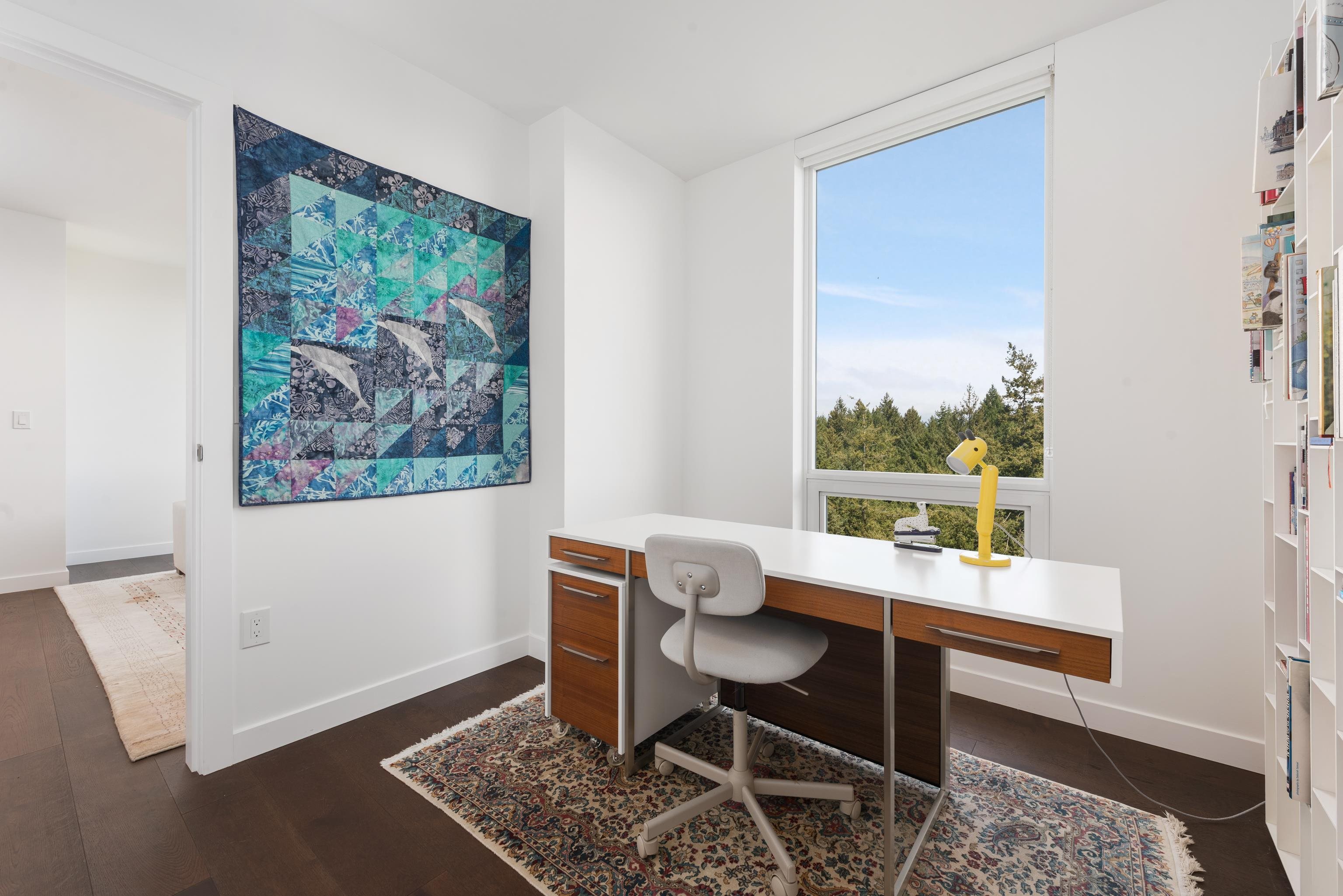 2004 5629 BIRNEY AVENUE Unit: 2004