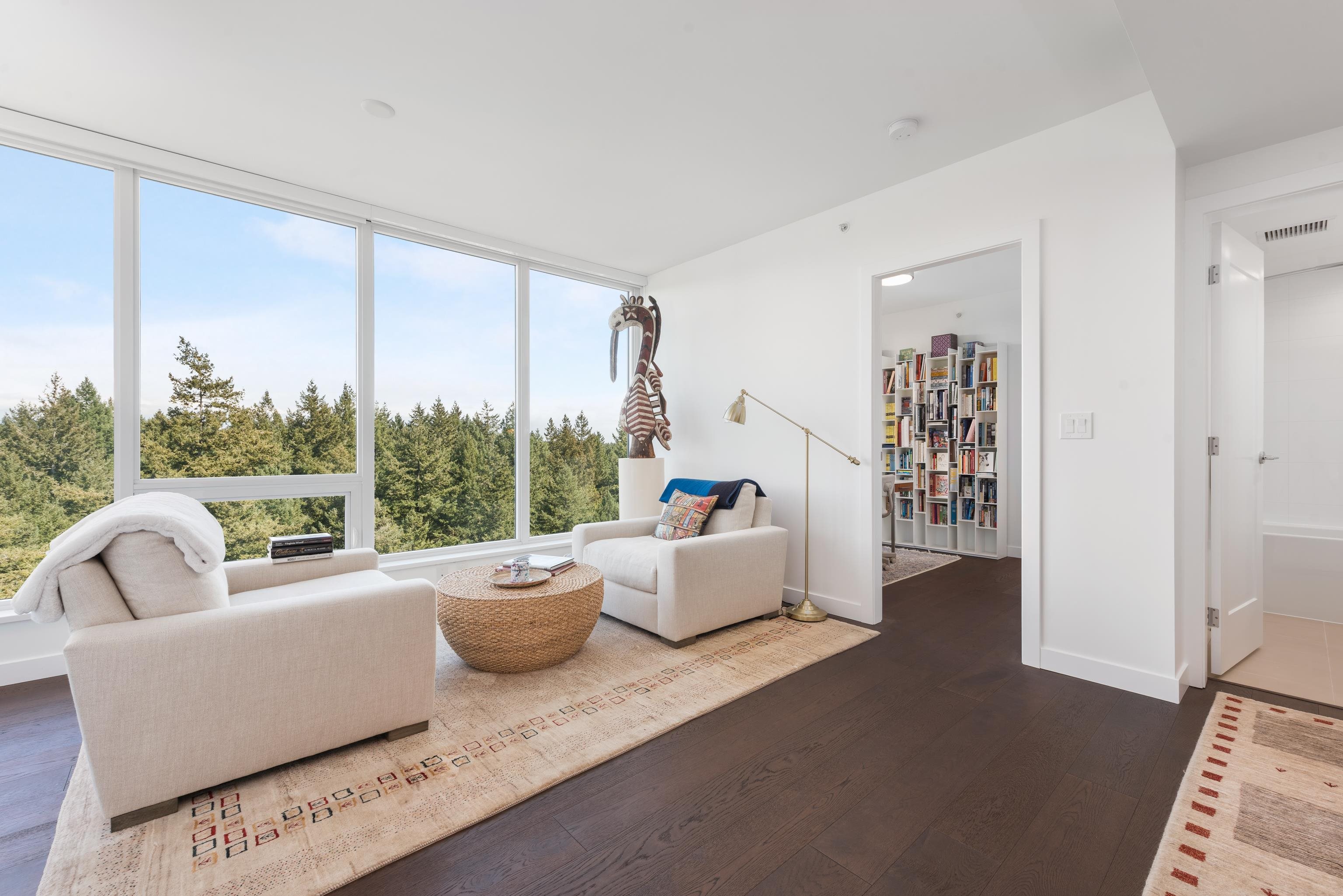 2004 5629 BIRNEY AVENUE Unit: 2004