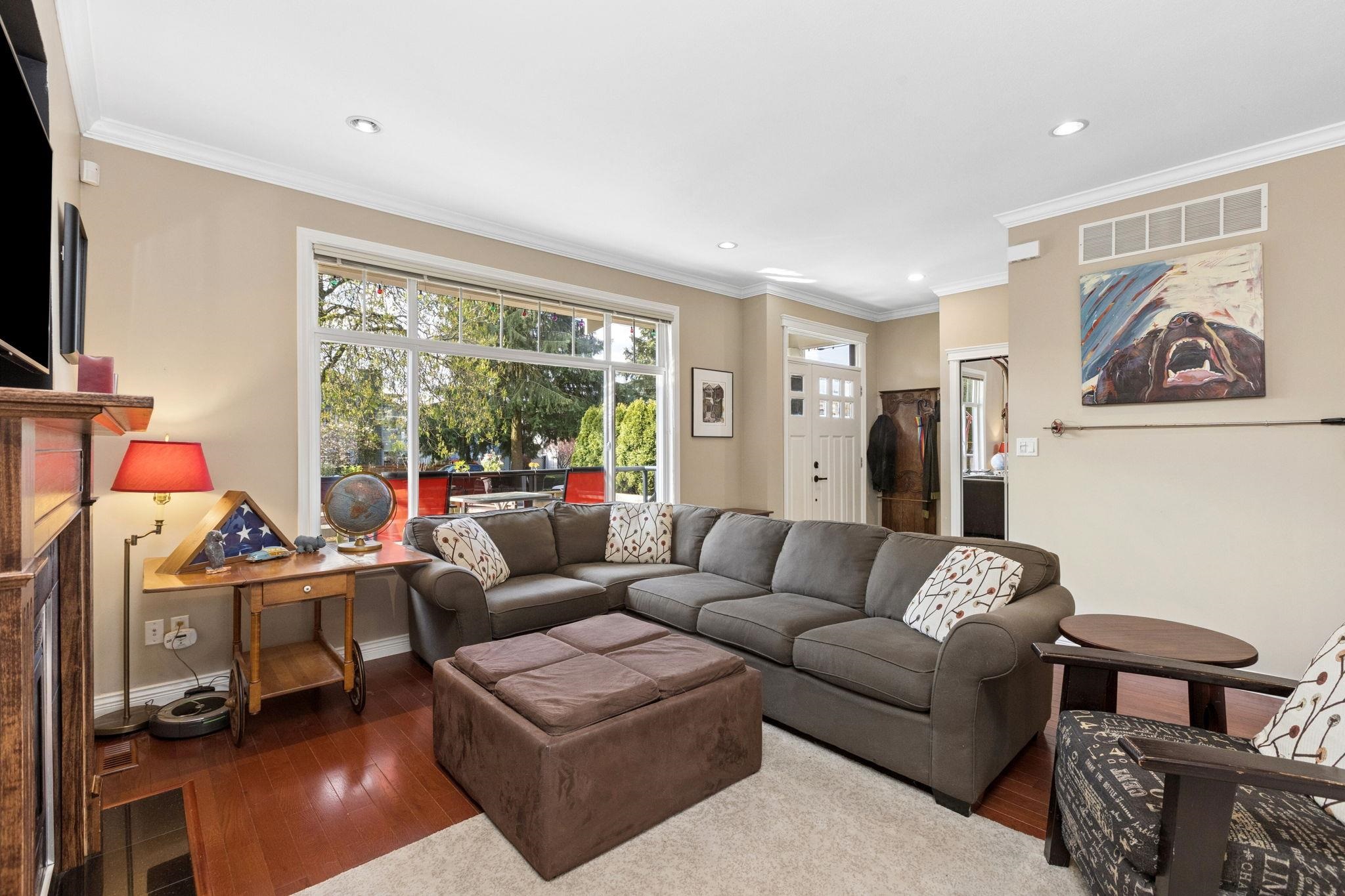 250 E 17TH STREET