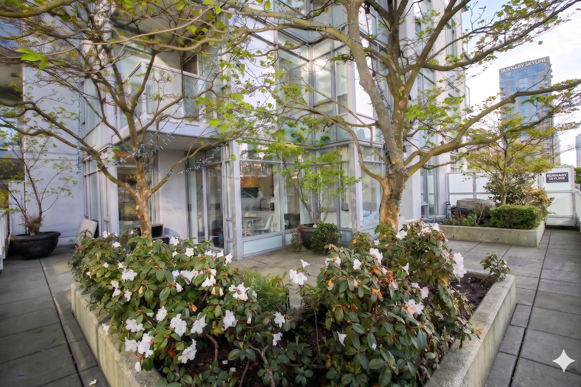 402 480 ROBSON STREET Unit: 402