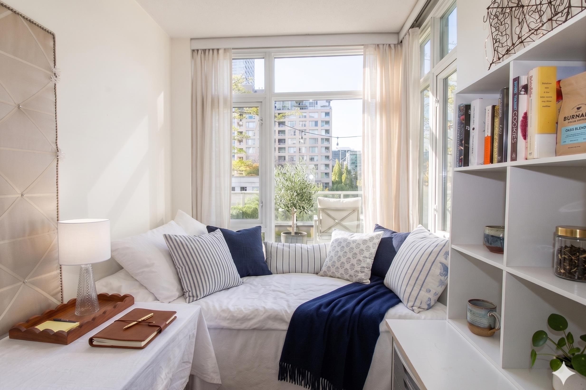 402 480 ROBSON STREET Unit: 402