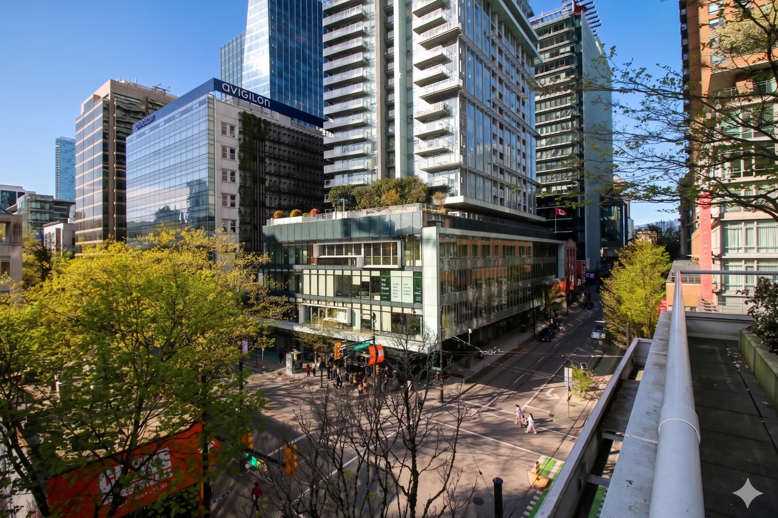 402 480 ROBSON STREET Unit: 402