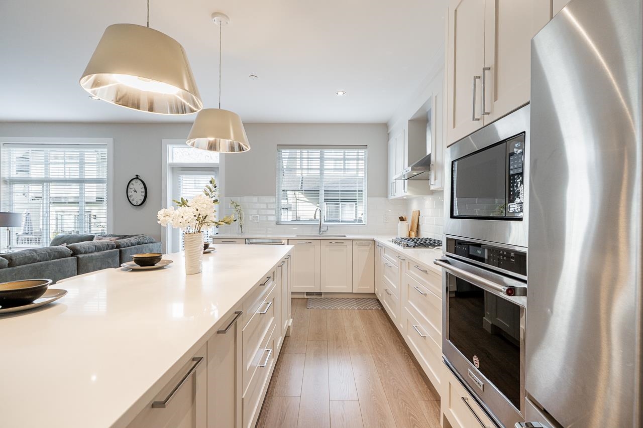 22 19938 70 AVENUE Unit: 22
