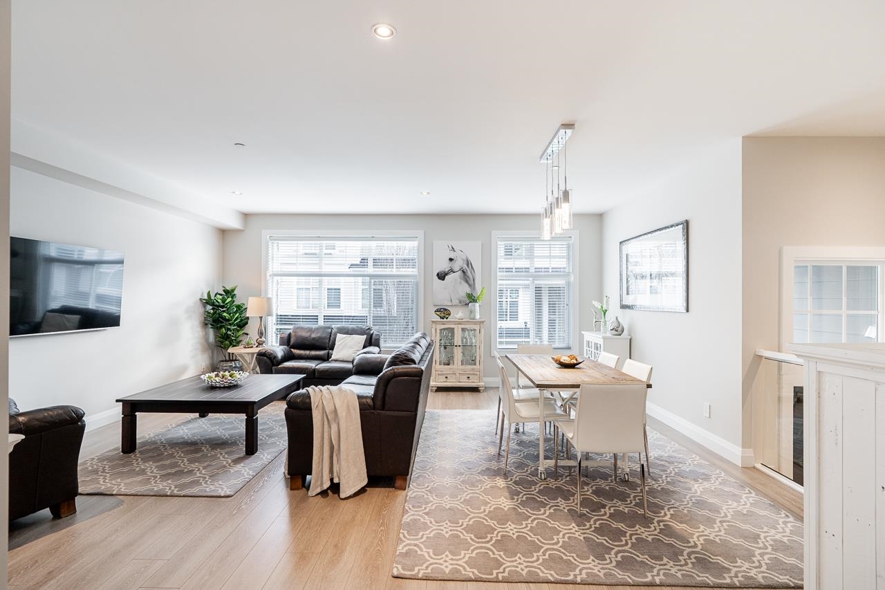 22 19938 70 AVENUE Unit: 22