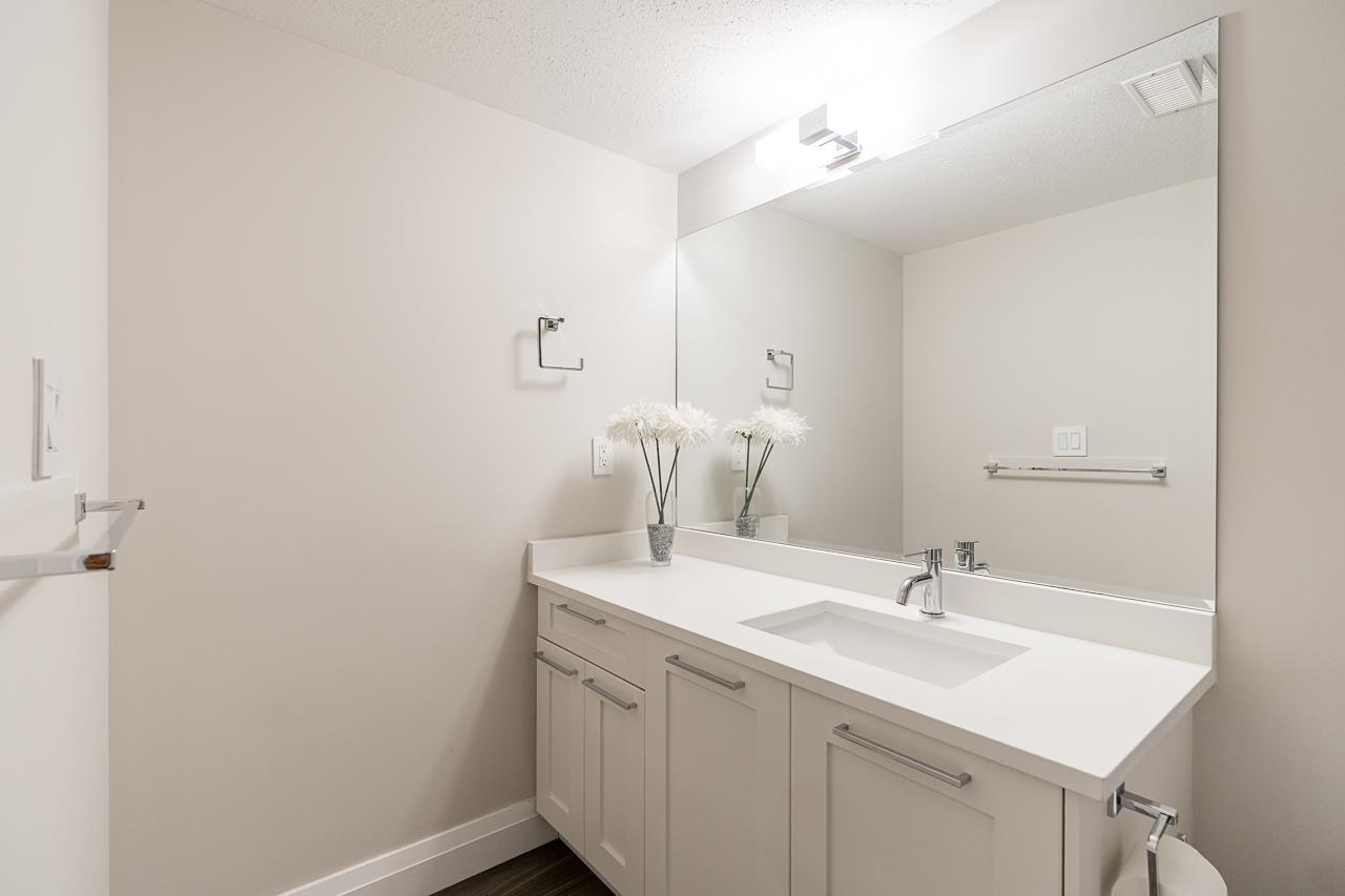 22 19938 70 AVENUE Unit: 22